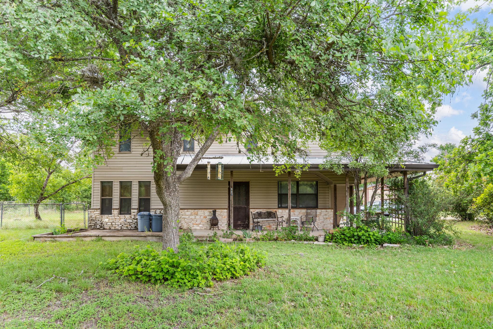 907 Horace Howard Dr, San Marcos, TX 78666