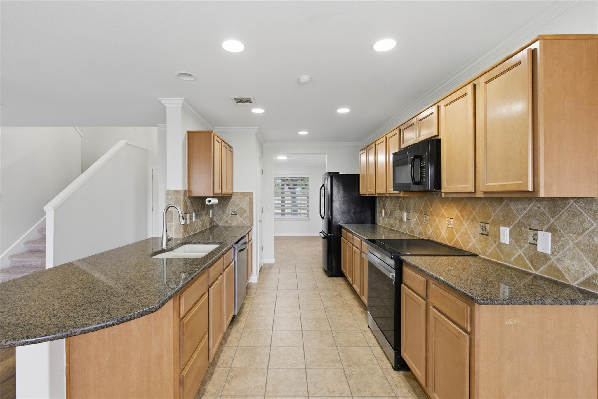 508 Lark St, Leander, TX 78641