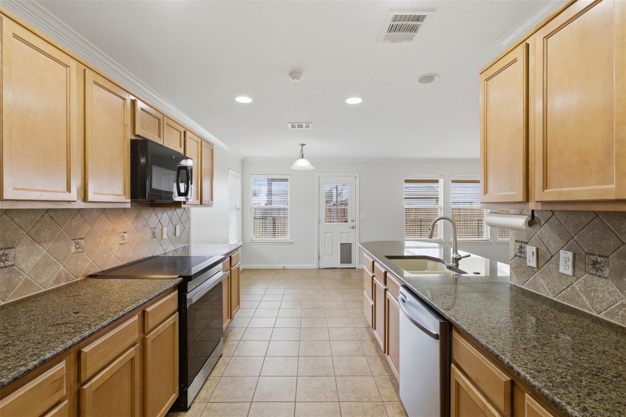 508 Lark St, Leander, TX 78641