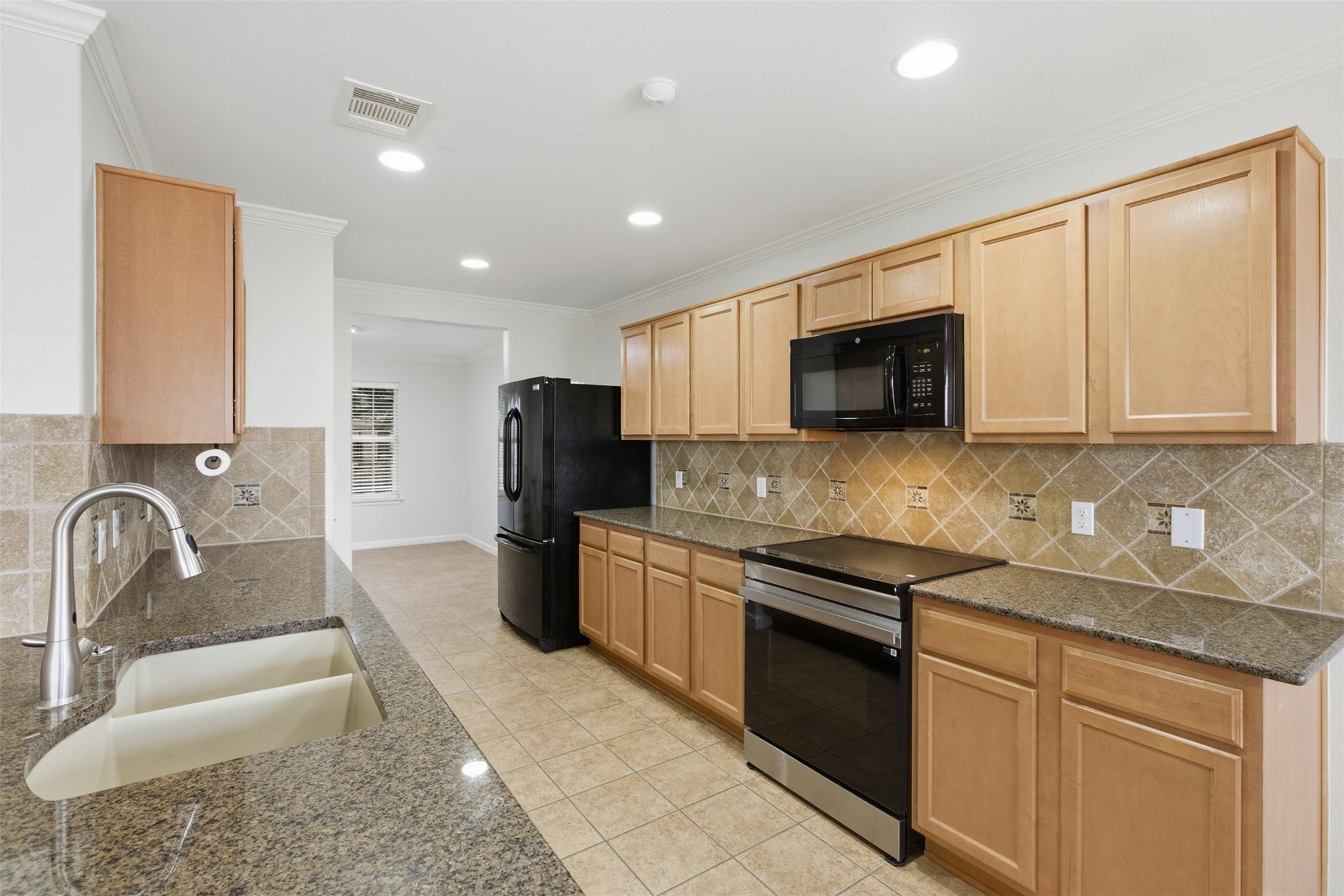 508 Lark St, Leander, TX 78641