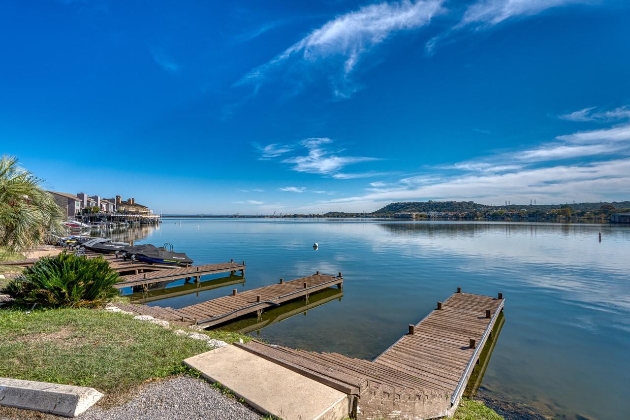 104 Cove E # 207, Horseshoe Bay, TX 78657