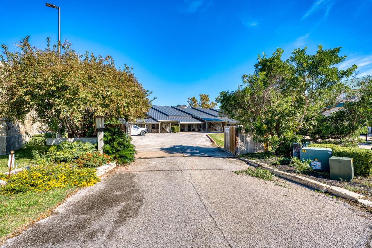 104 Cove E # 207, Horseshoe Bay, TX 78657