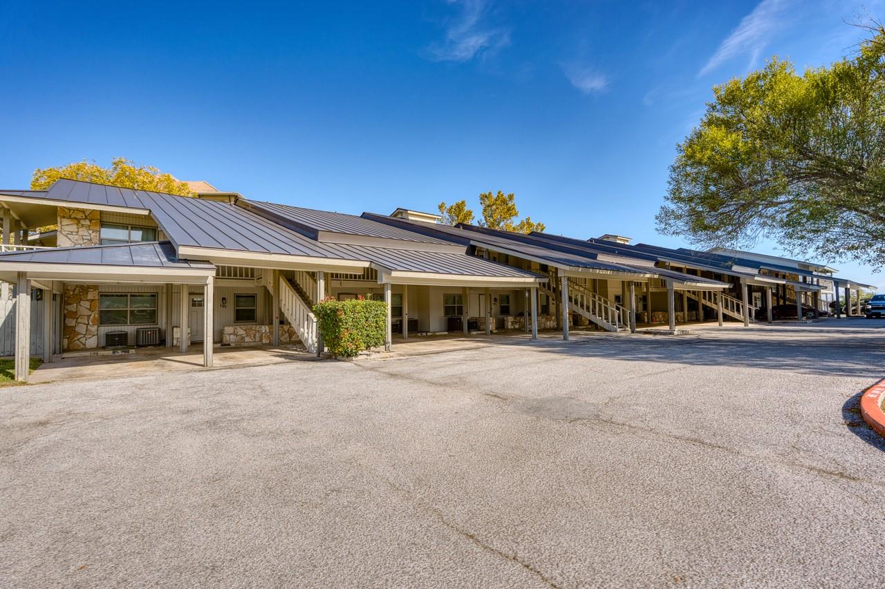 104 Cove E # 207, Horseshoe Bay, TX 78657