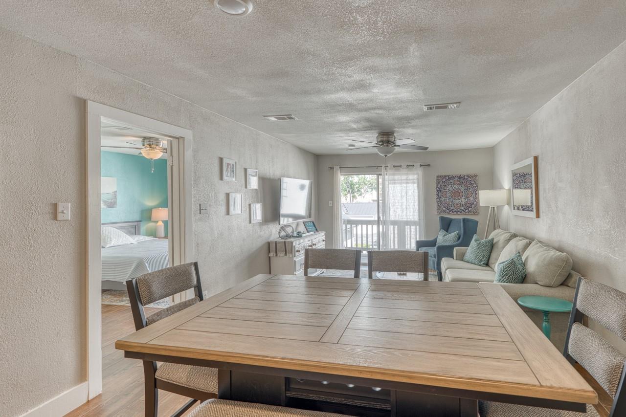 104 Cove E # 207, Horseshoe Bay, TX 78657