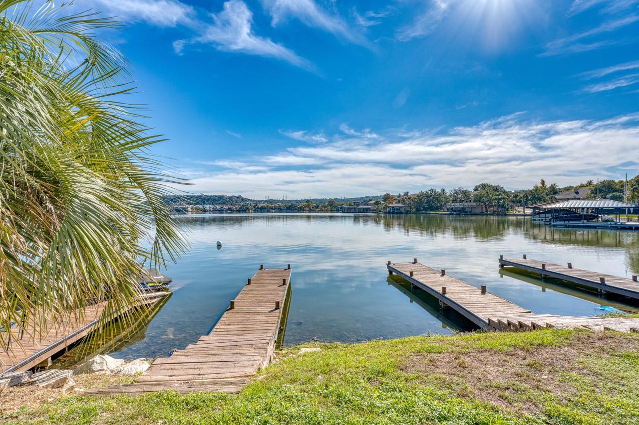 104 Cove E # 207, Horseshoe Bay, TX 78657