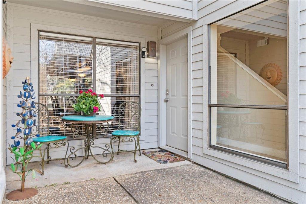 176 World Of Tennis Sq, Lakeway, TX 78734