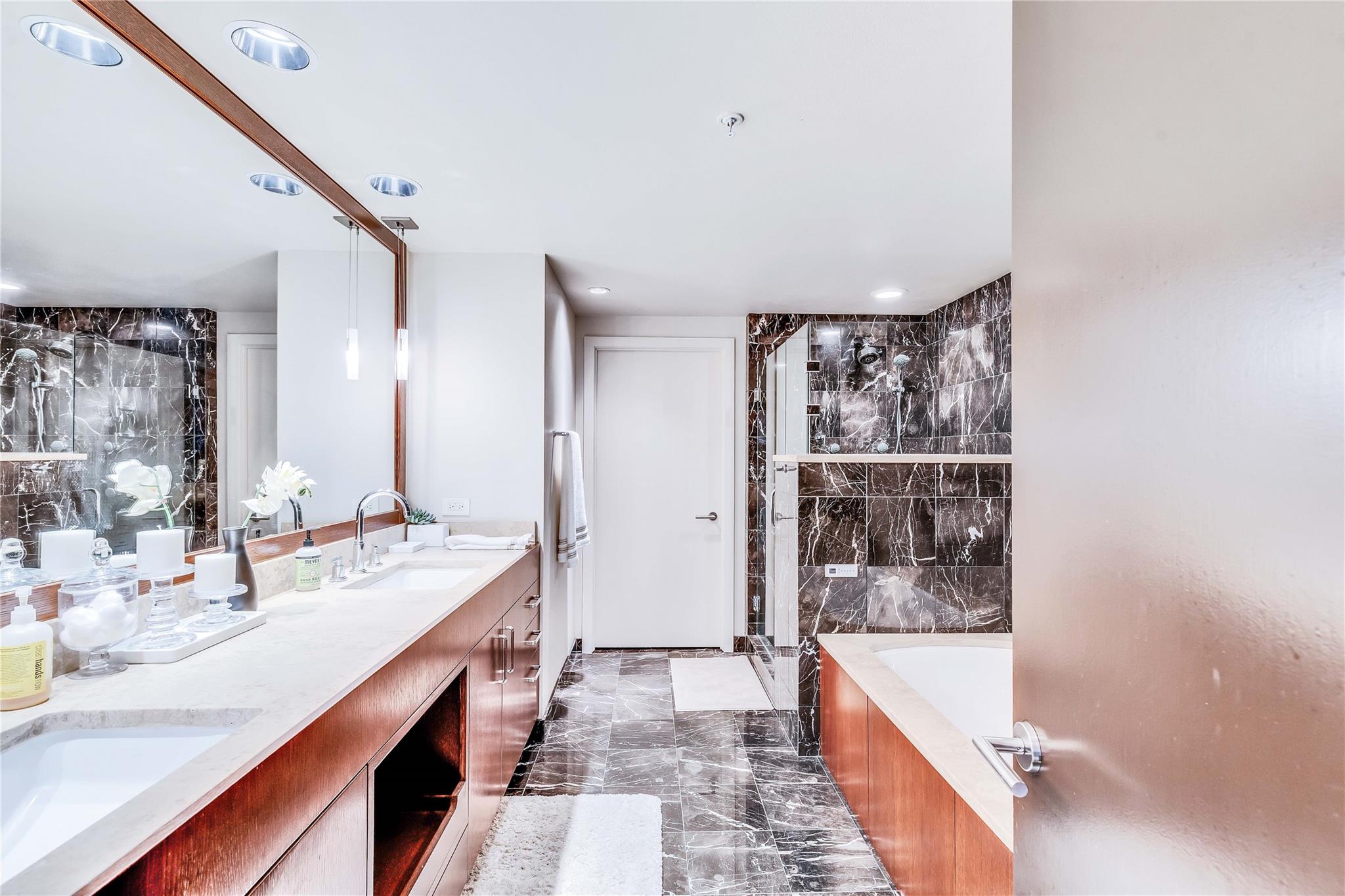 54 Rainey St # 1222, Austin, TX 78701