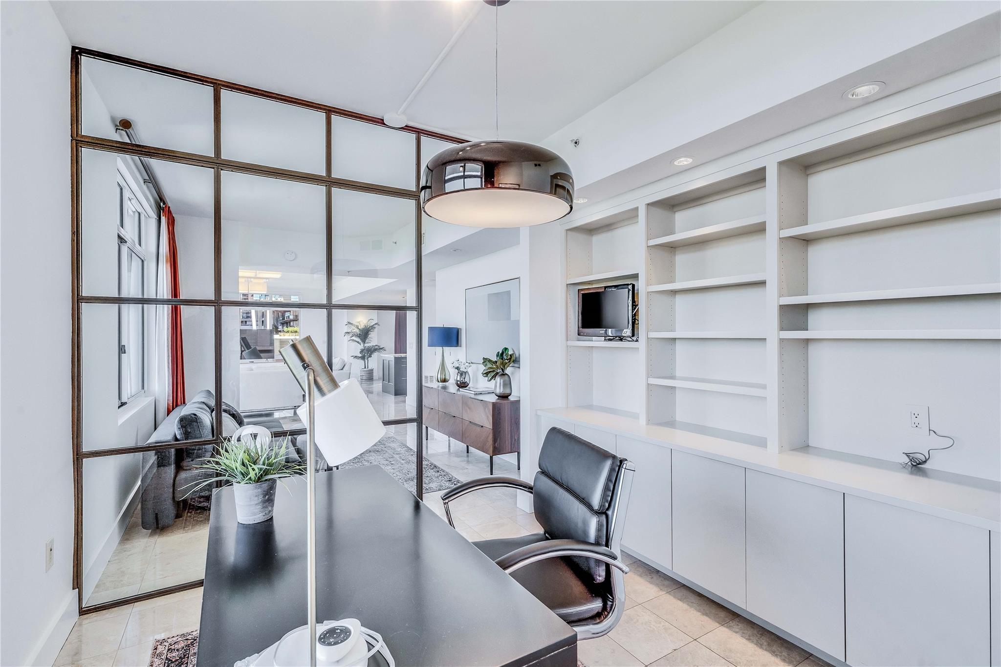 54 Rainey St # 1222, Austin, TX 78701