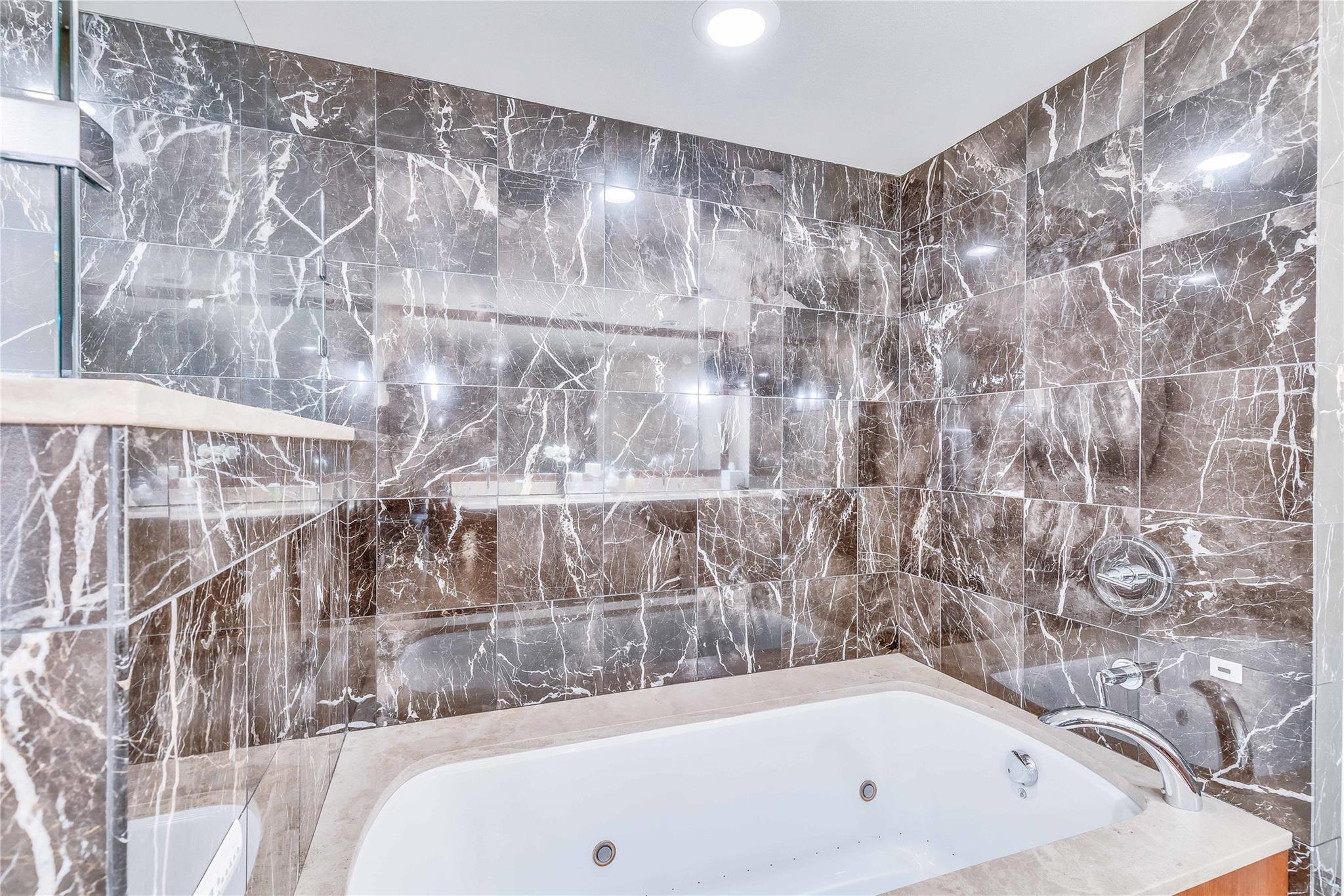 54 Rainey St # 1222, Austin, TX 78701