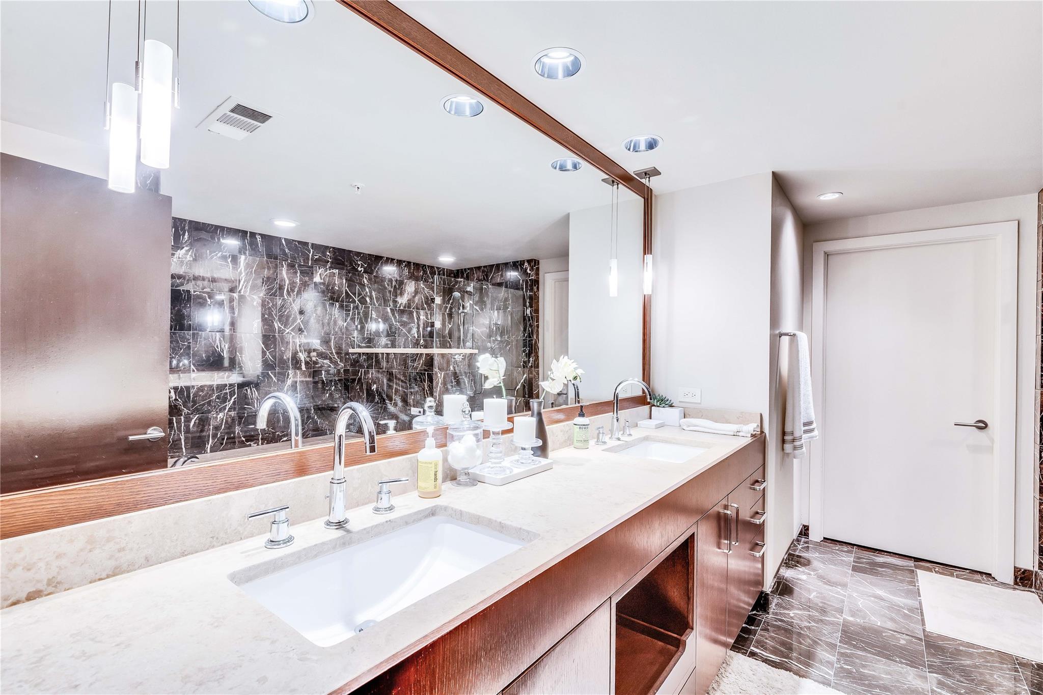 54 Rainey St # 1222, Austin, TX 78701