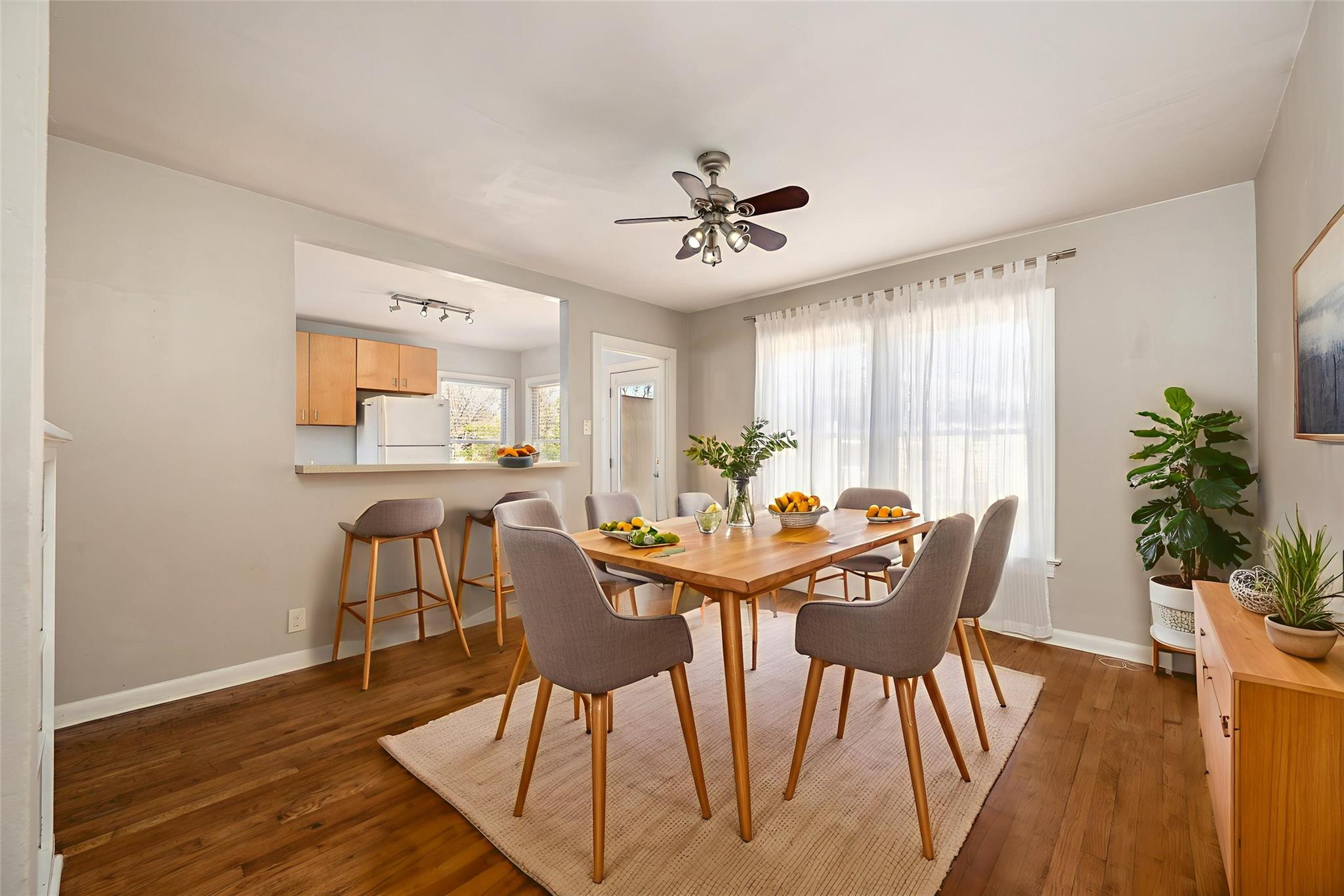 1300 Harriet Ct, Austin, TX 78756