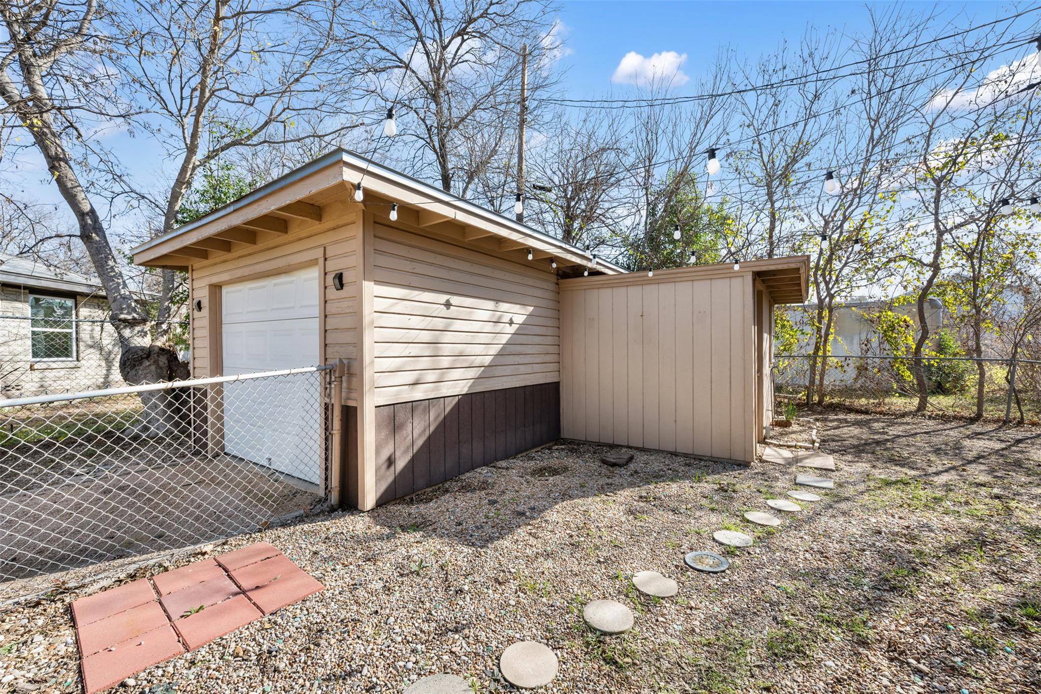 1300 Harriet Ct, Austin, TX 78756