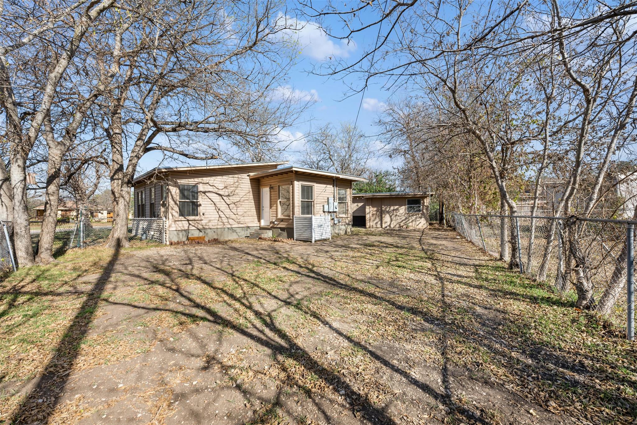 1300 Harriet Ct, Austin, TX 78756