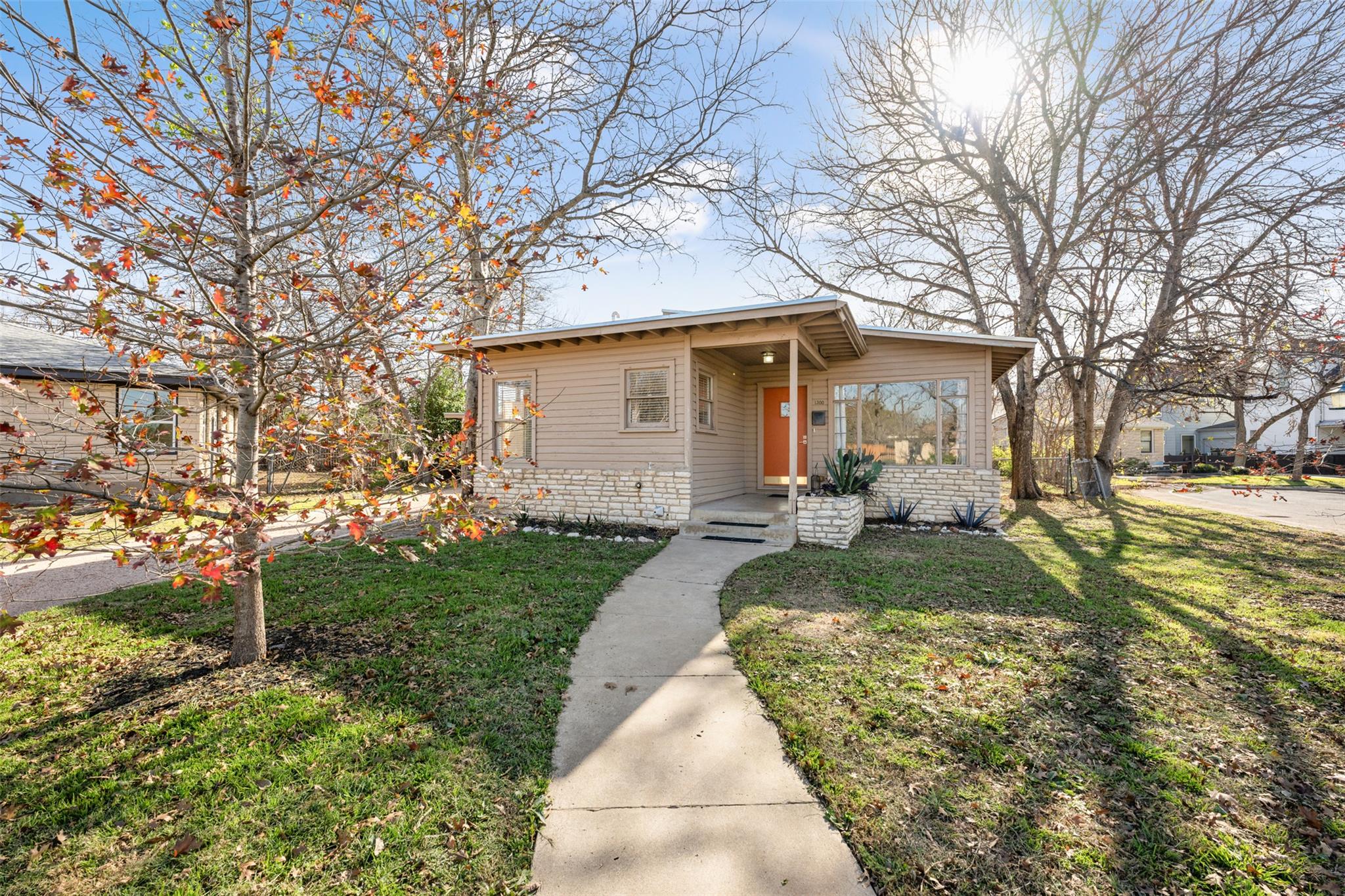 1300 Harriet Ct, Austin, TX 78756