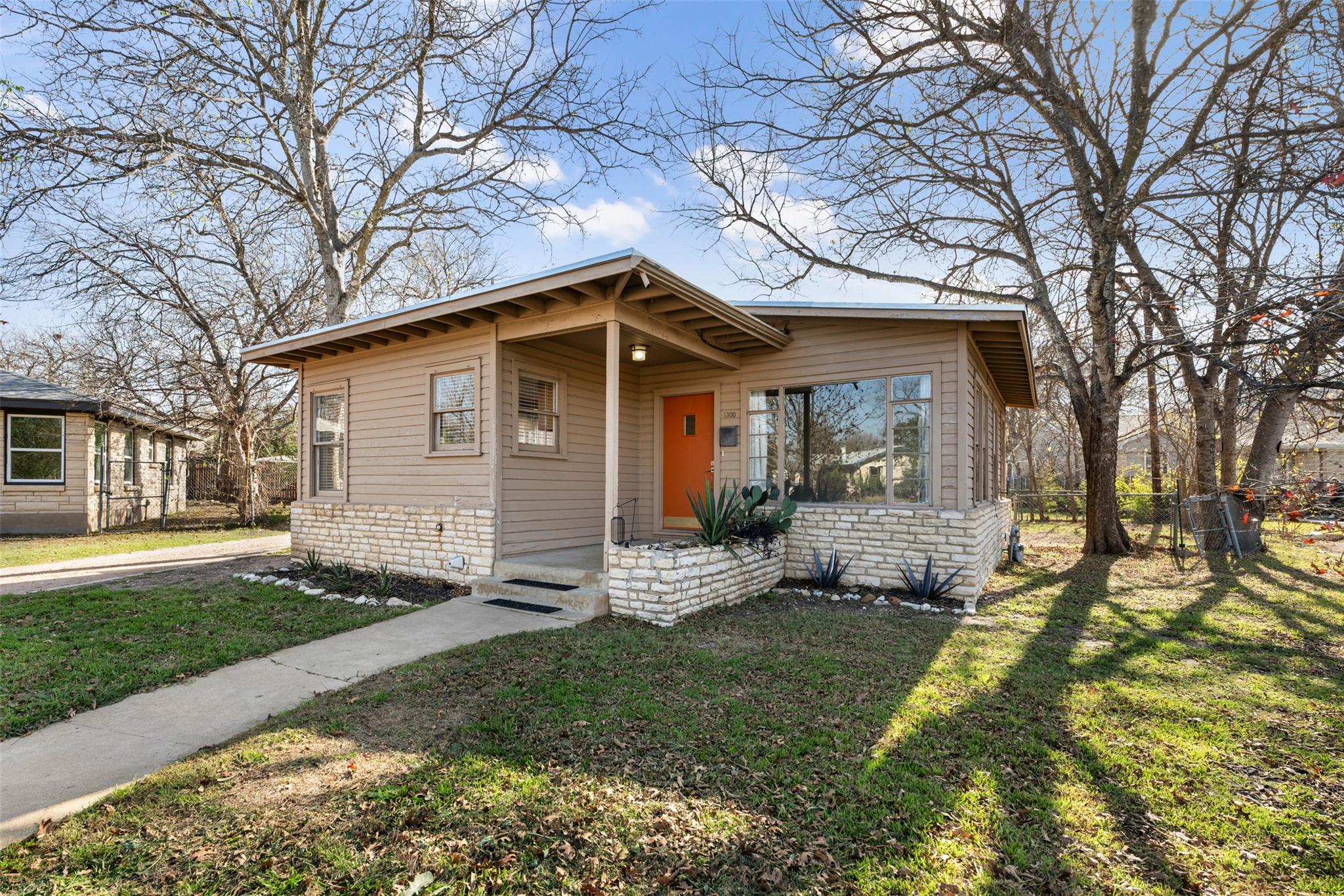 1300 Harriet Ct, Austin, TX 78756