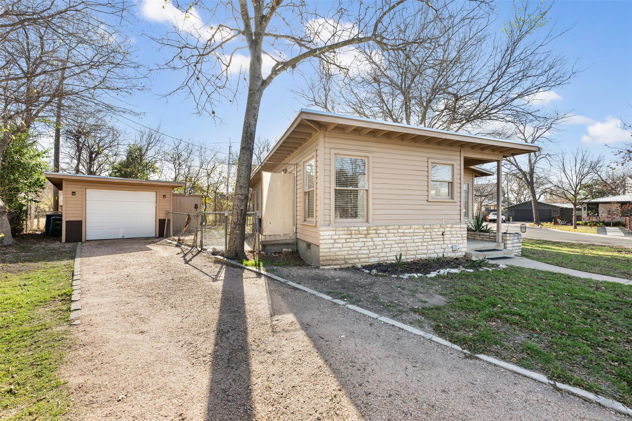 1300 Harriet Ct, Austin, TX 78756