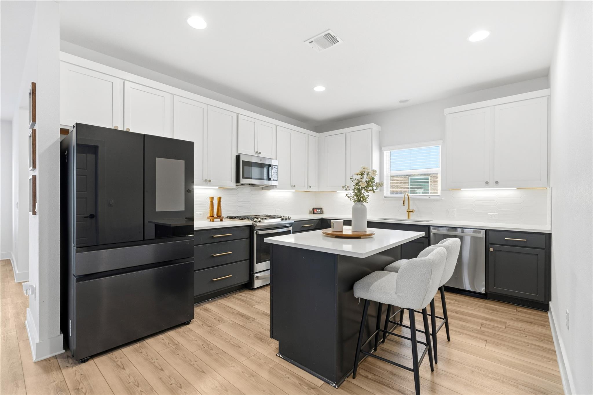 9115 Looksee Ln, Austin, TX 78744