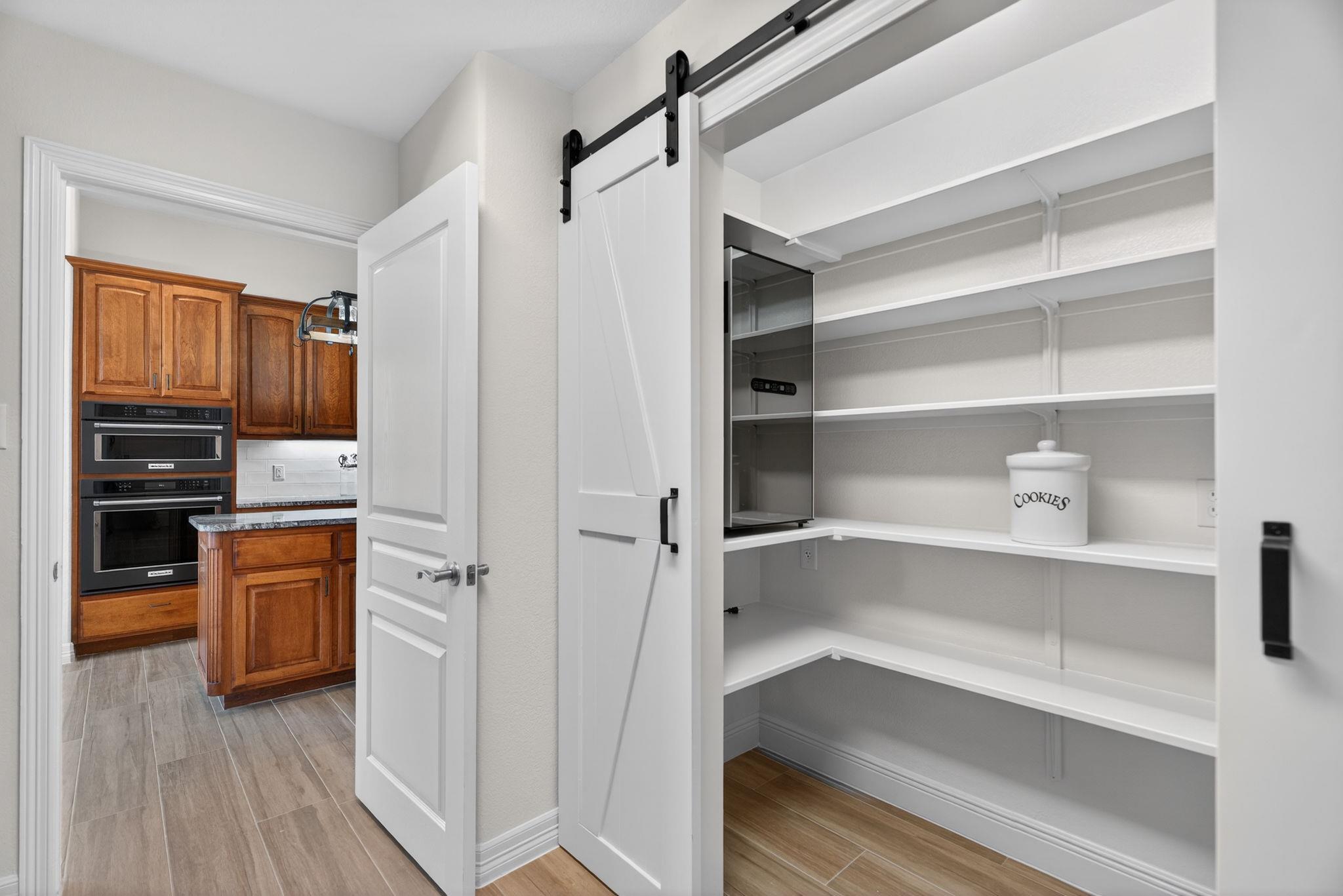 131 N Showhorse Dr, Liberty Hill, TX 78642