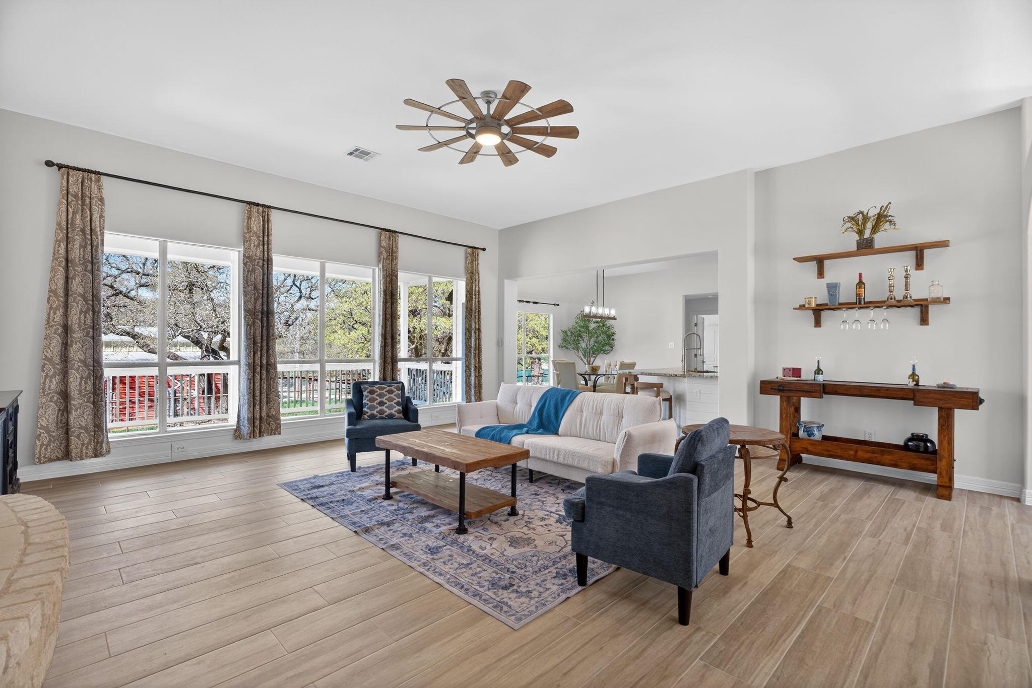 131 N Showhorse Dr, Liberty Hill, TX 78642