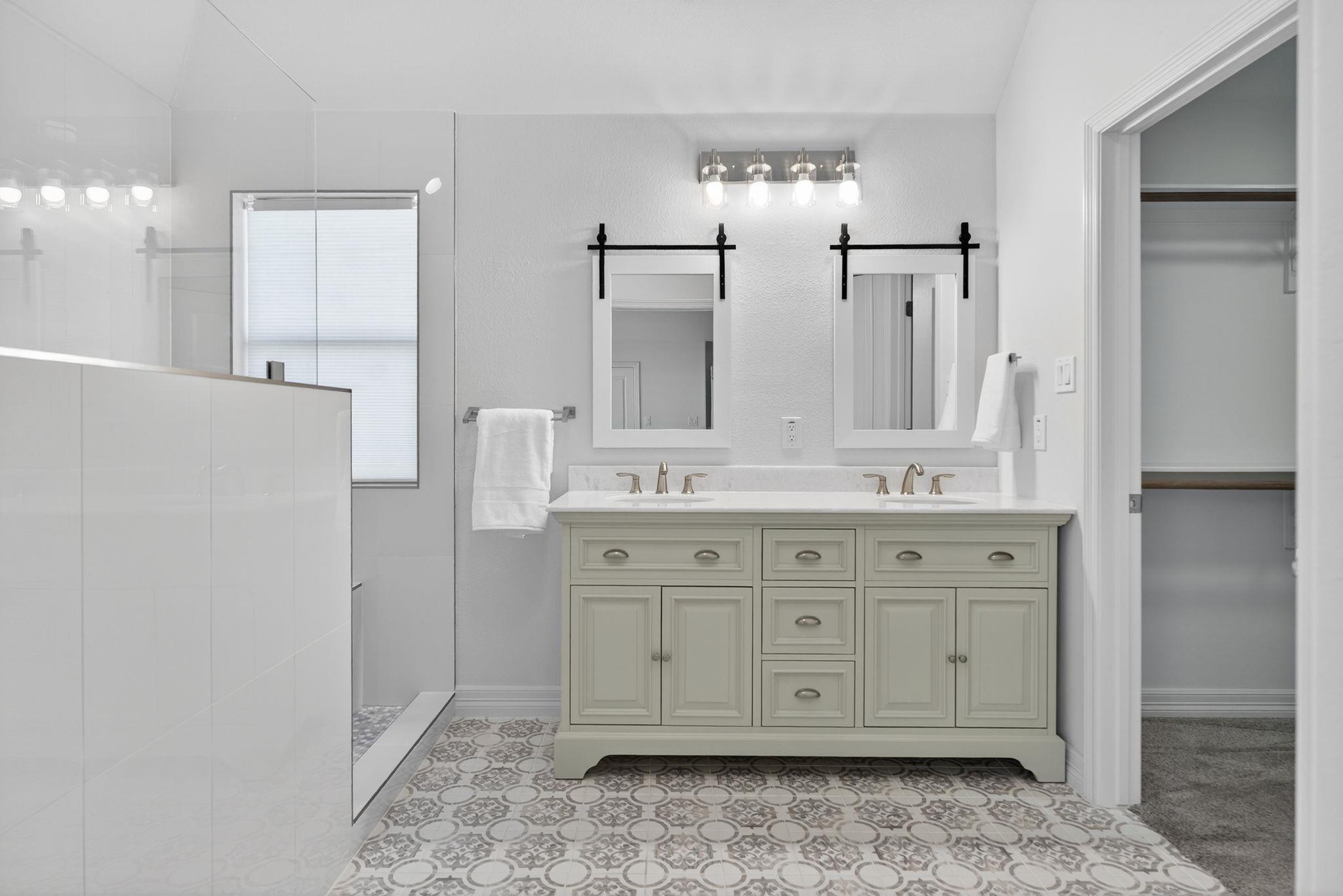 131 N Showhorse Dr, Liberty Hill, TX 78642