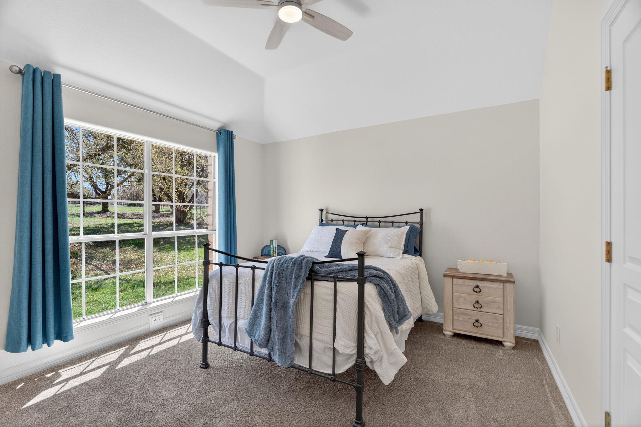 131 N Showhorse Dr, Liberty Hill, TX 78642