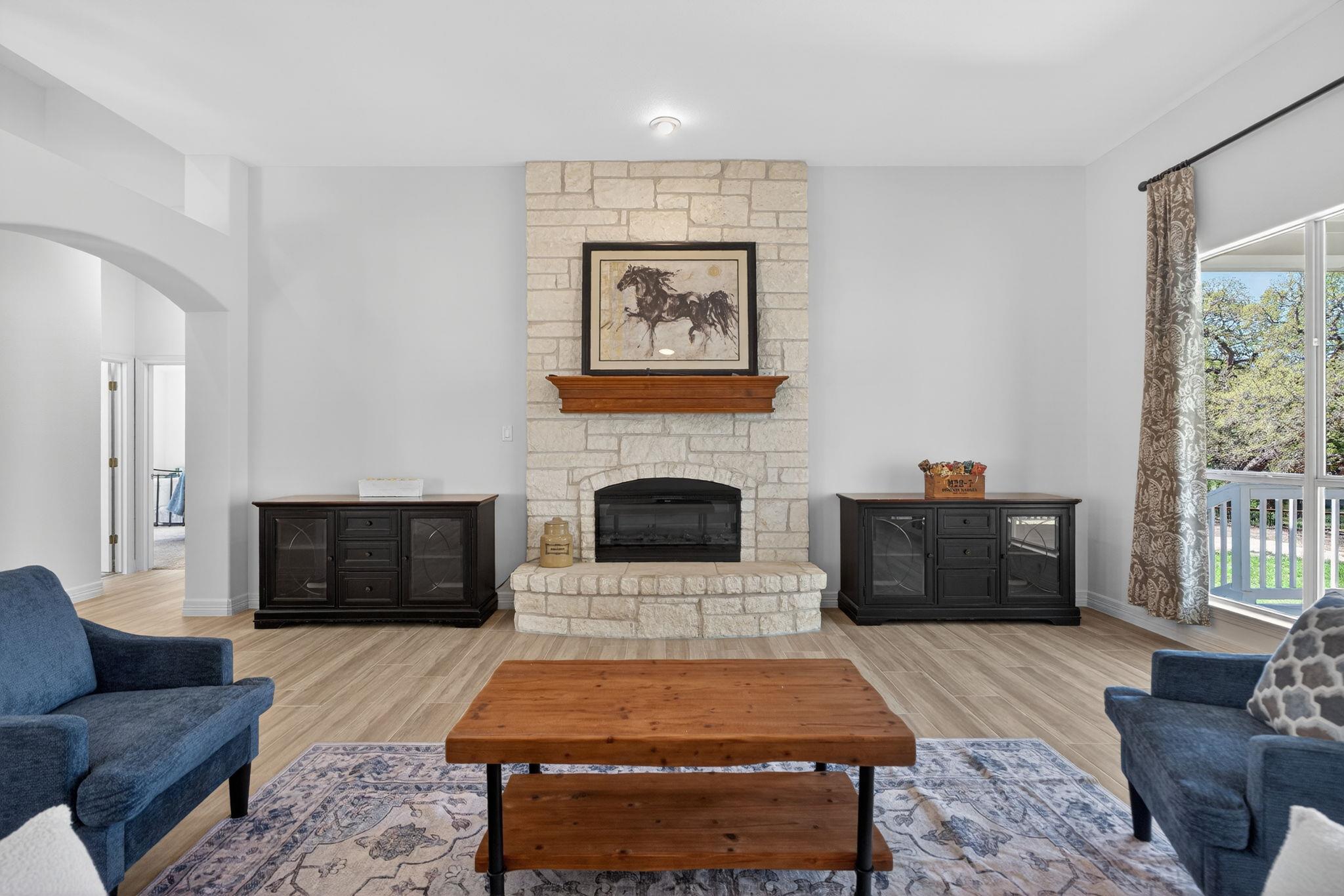 131 N Showhorse Dr, Liberty Hill, TX 78642