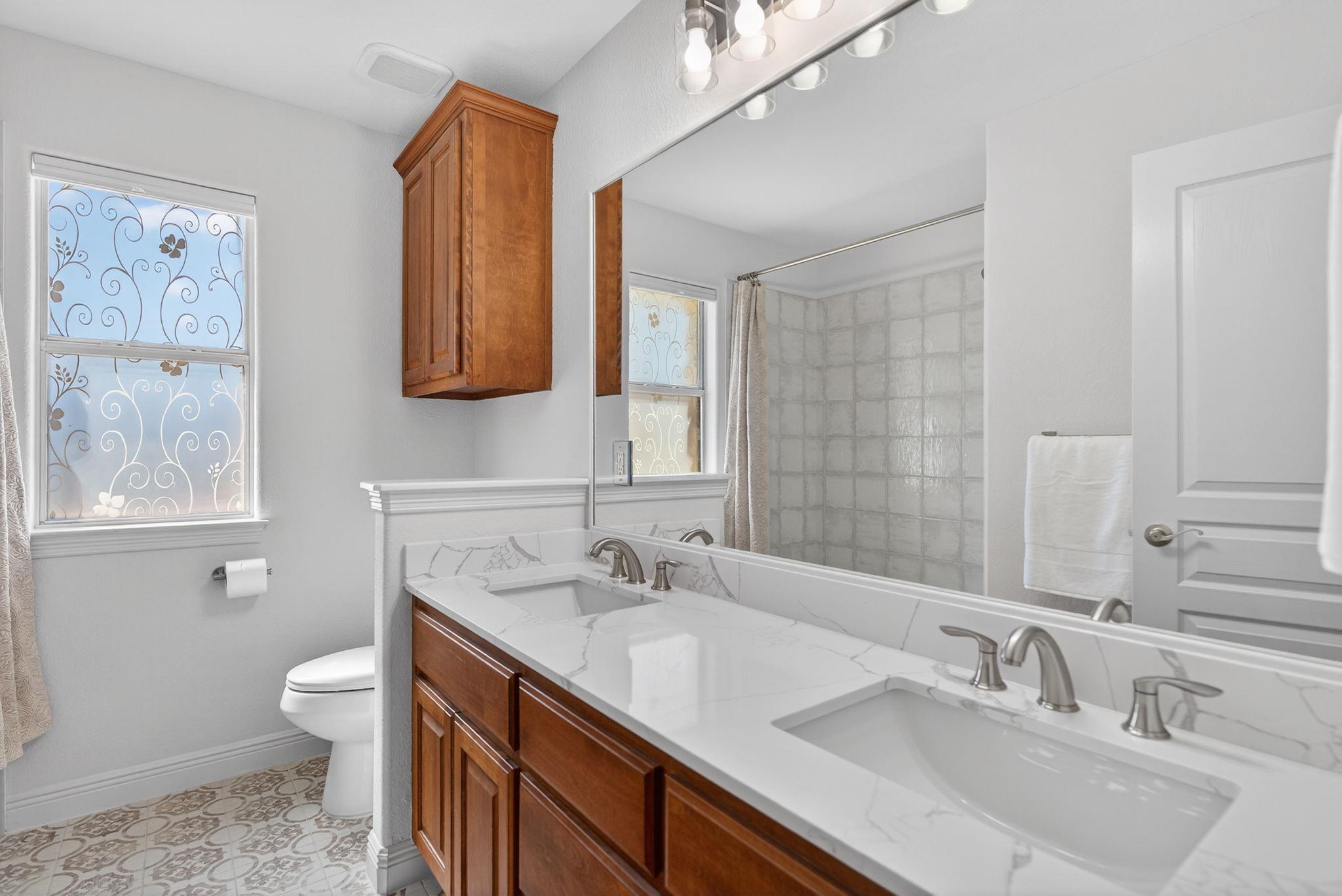 131 N Showhorse Dr, Liberty Hill, TX 78642