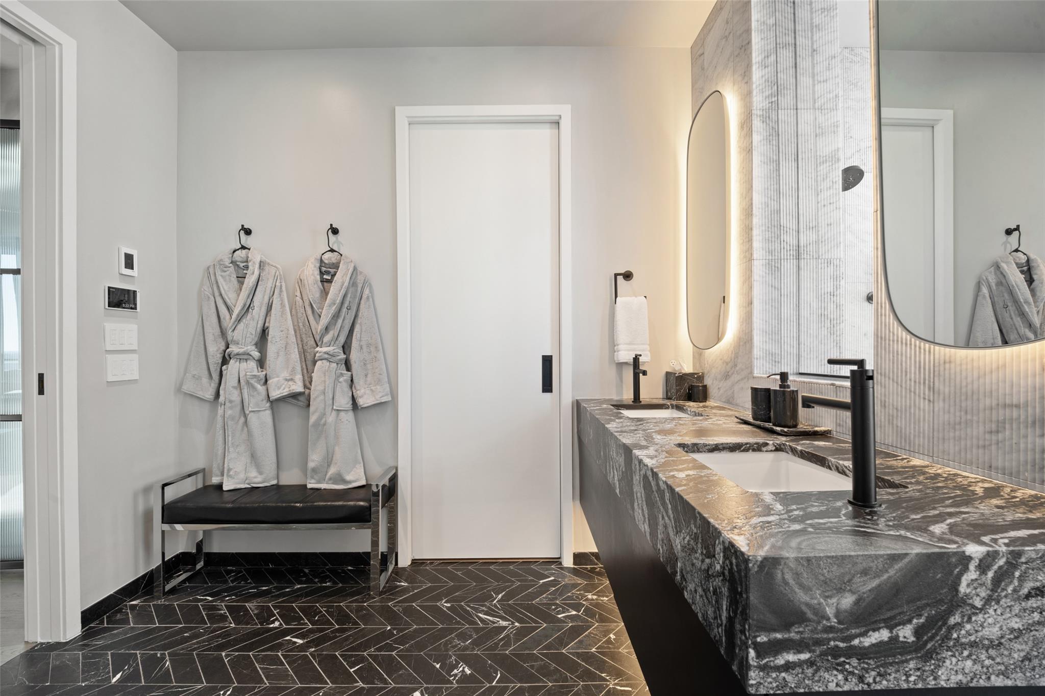 210 Lavaca St # 2301, Austin, TX 78701