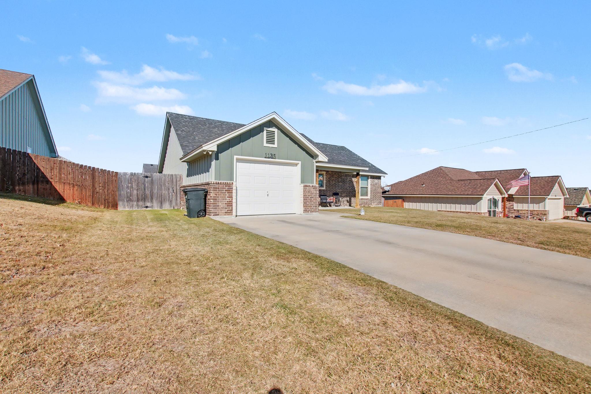 1135 Limestone Dr, Lampasas, TX 76550