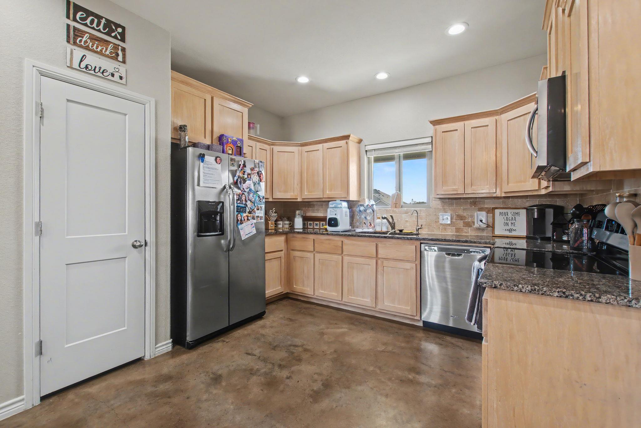 1135 Limestone Dr, Lampasas, TX 76550