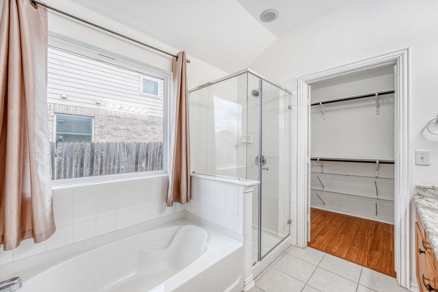 1007 Papaya Cv, Hutto, TX 78634