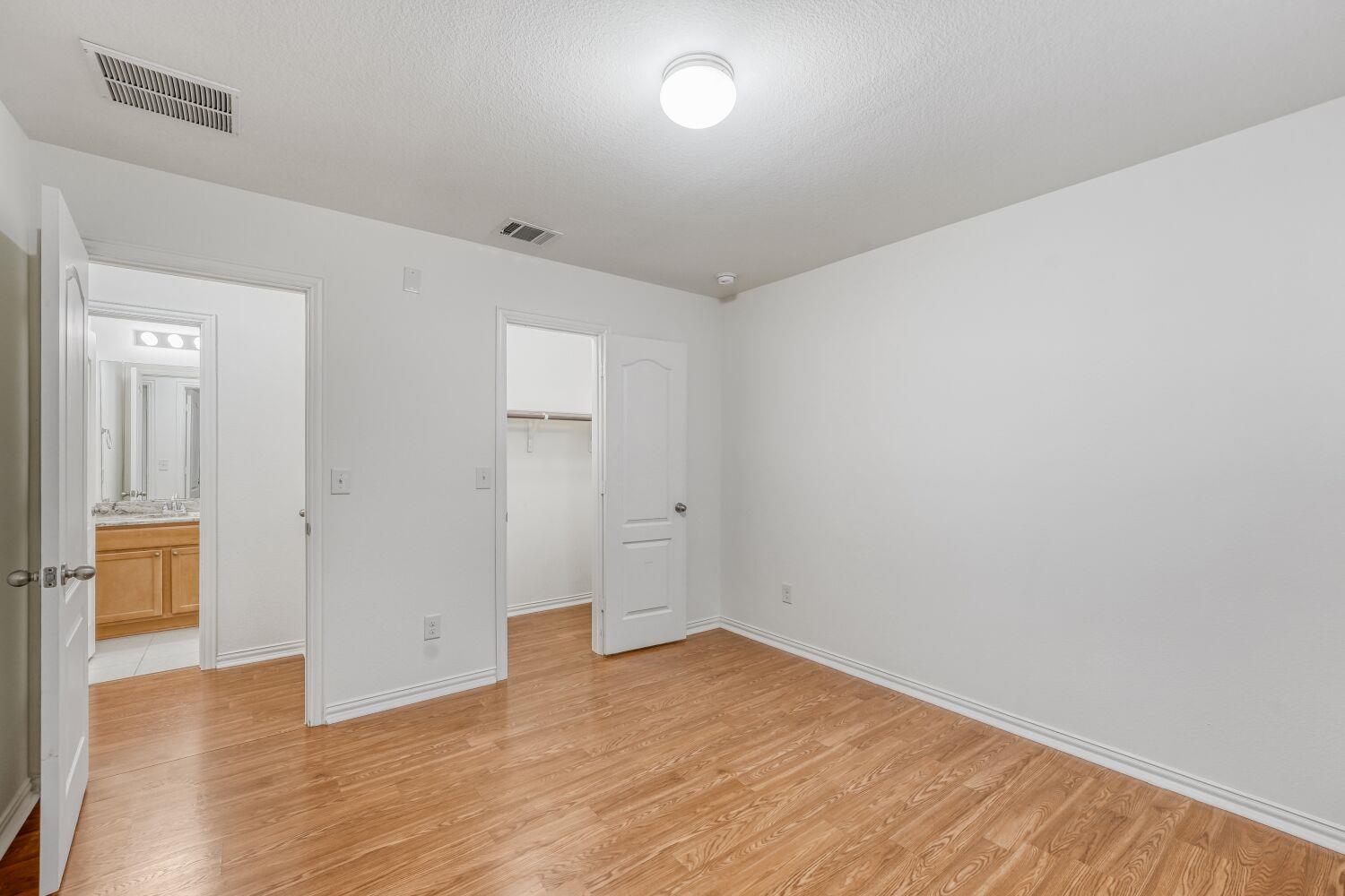 1007 Papaya Cv, Hutto, TX 78634