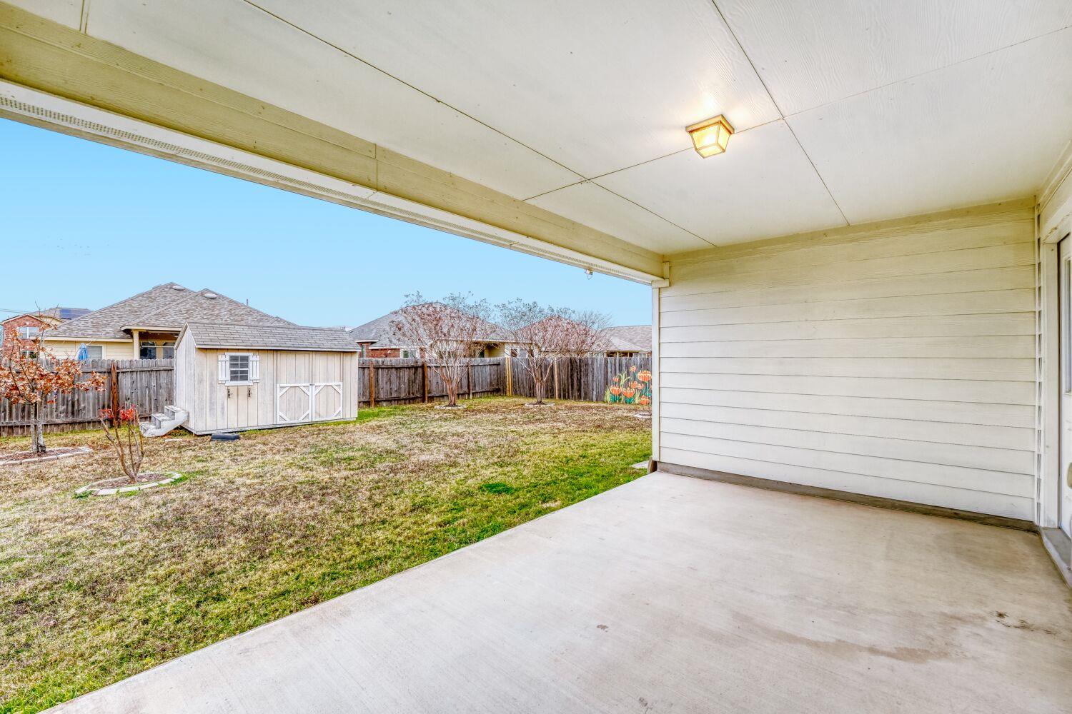 1007 Papaya Cv, Hutto, TX 78634
