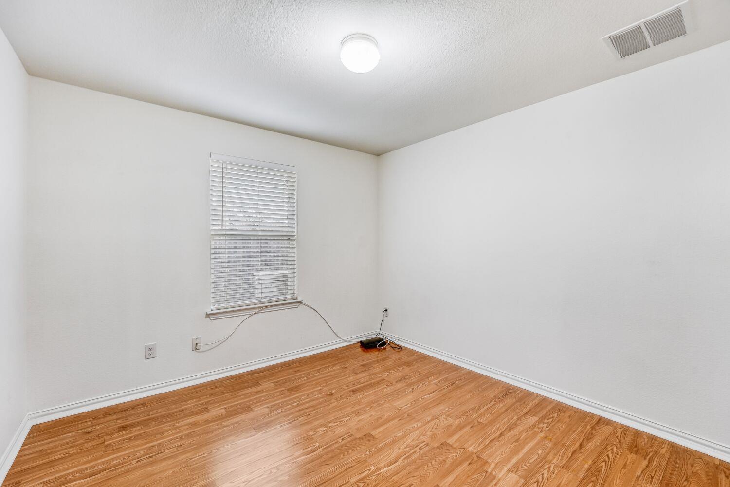 1007 Papaya Cv, Hutto, TX 78634