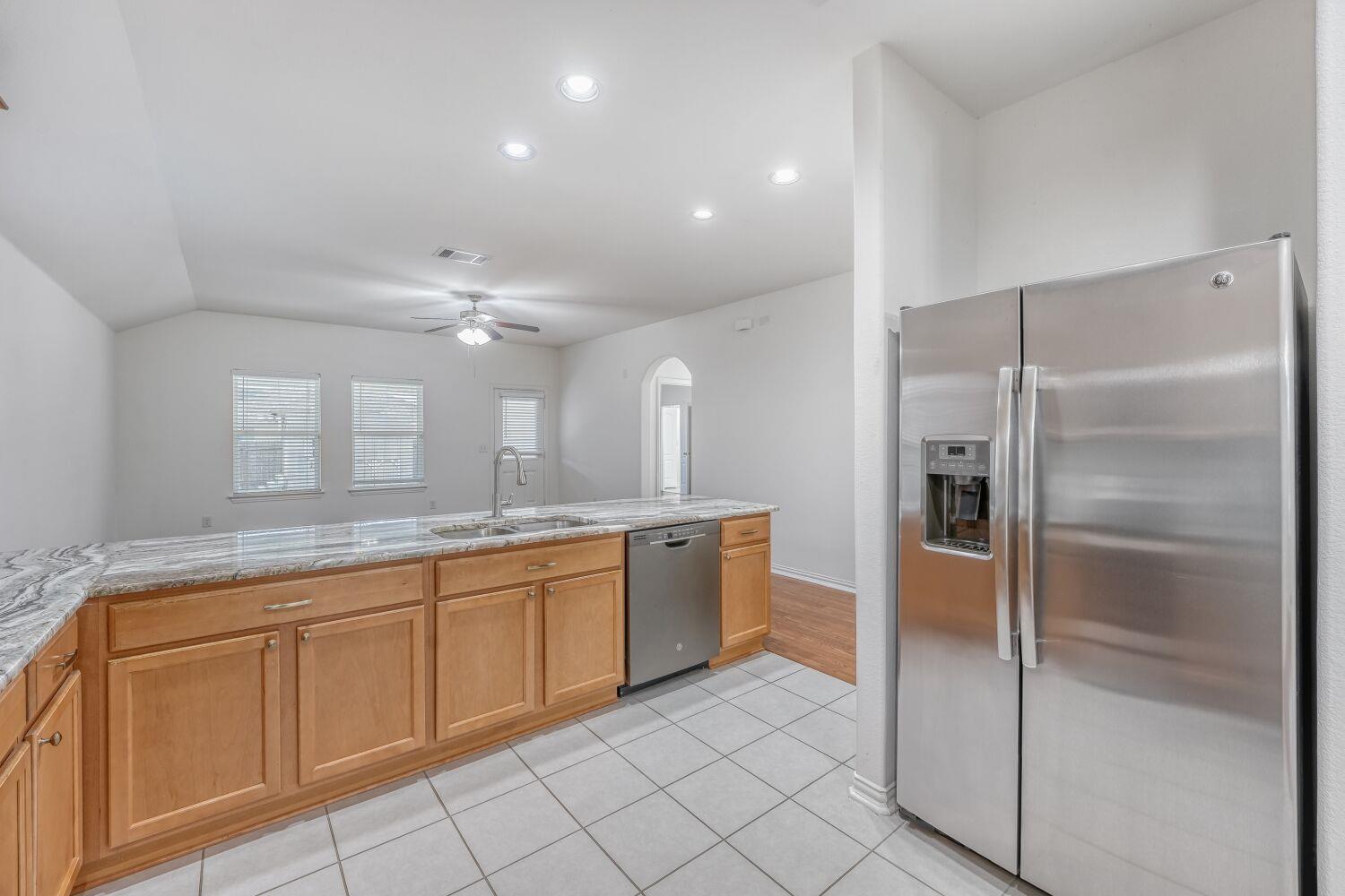 1007 Papaya Cv, Hutto, TX 78634