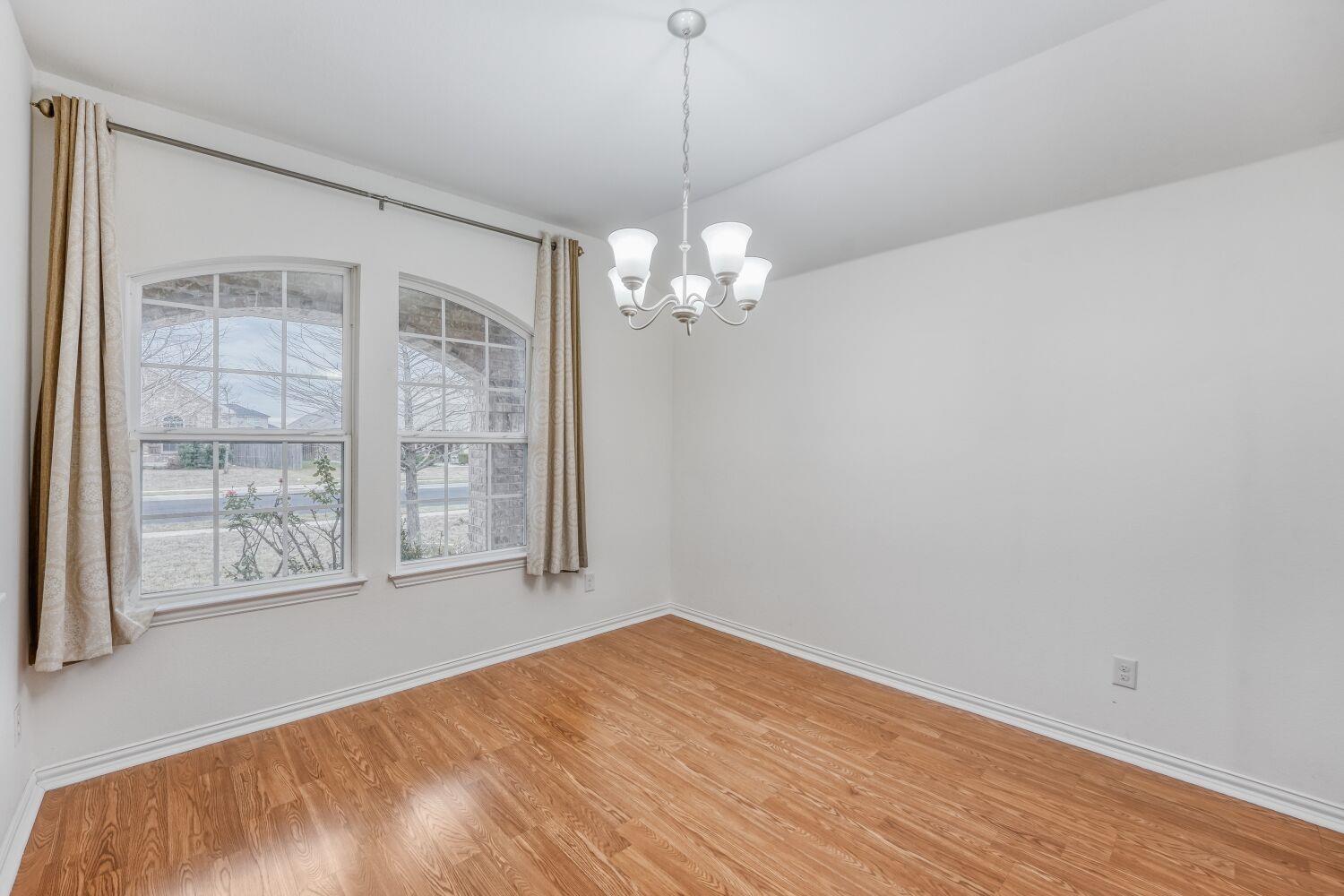 1007 Papaya Cv, Hutto, TX 78634