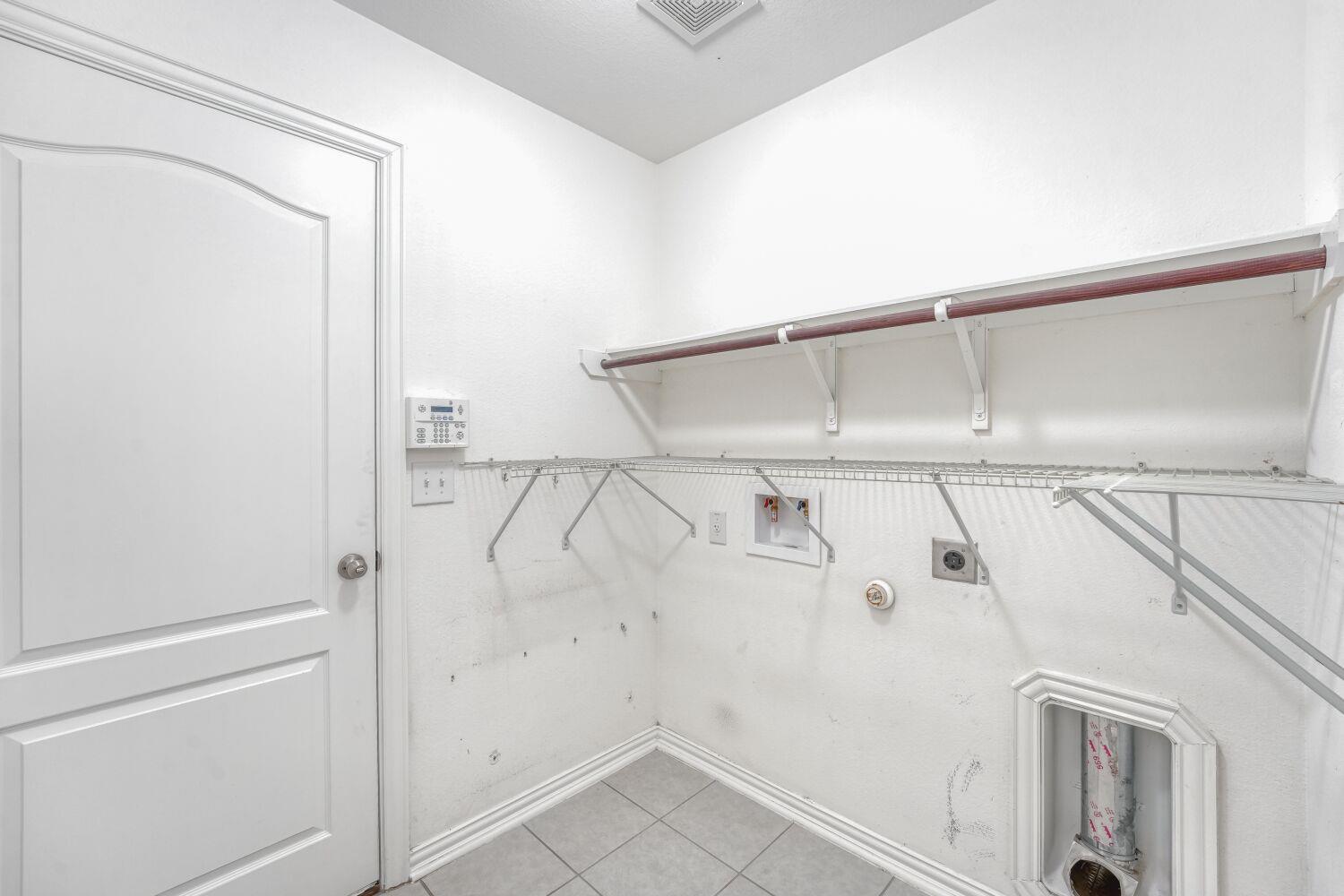 1007 Papaya Cv, Hutto, TX 78634