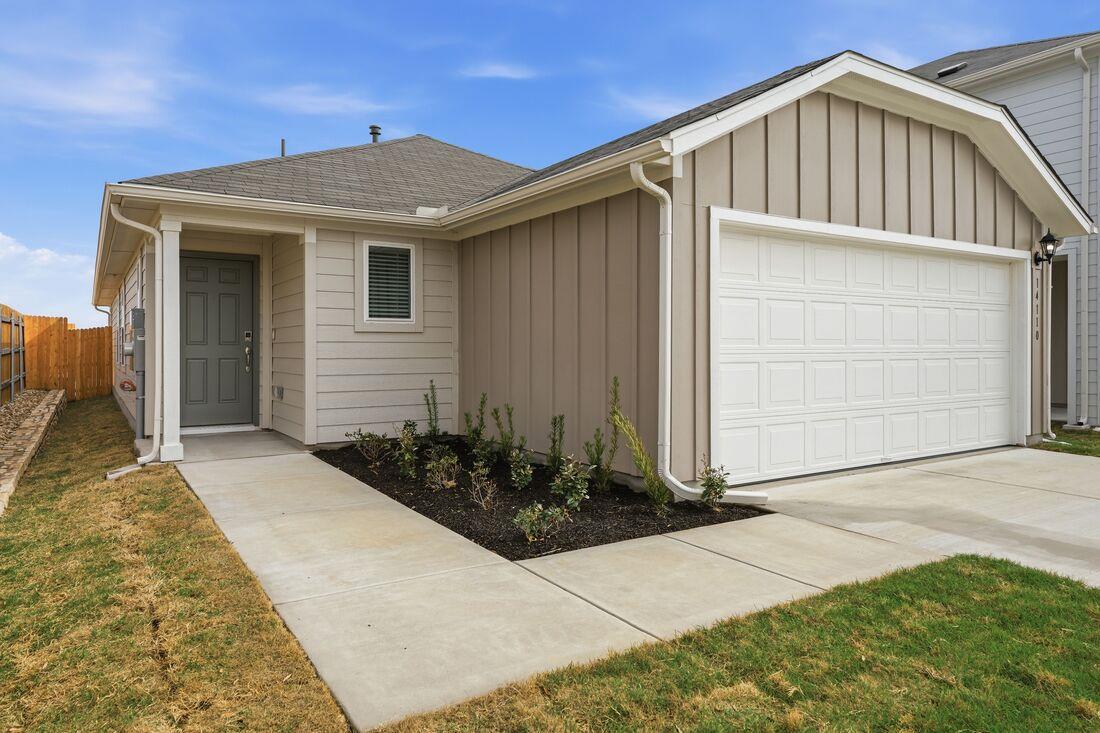 14110 Edna Maxine Walk, Del Valle, TX 78617