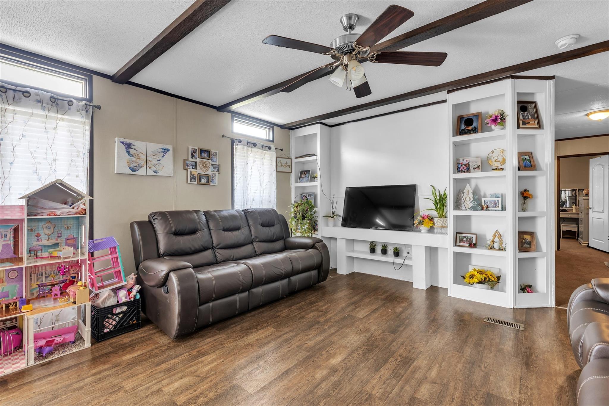 815 Rustler Pass, Kyle, TX 78640