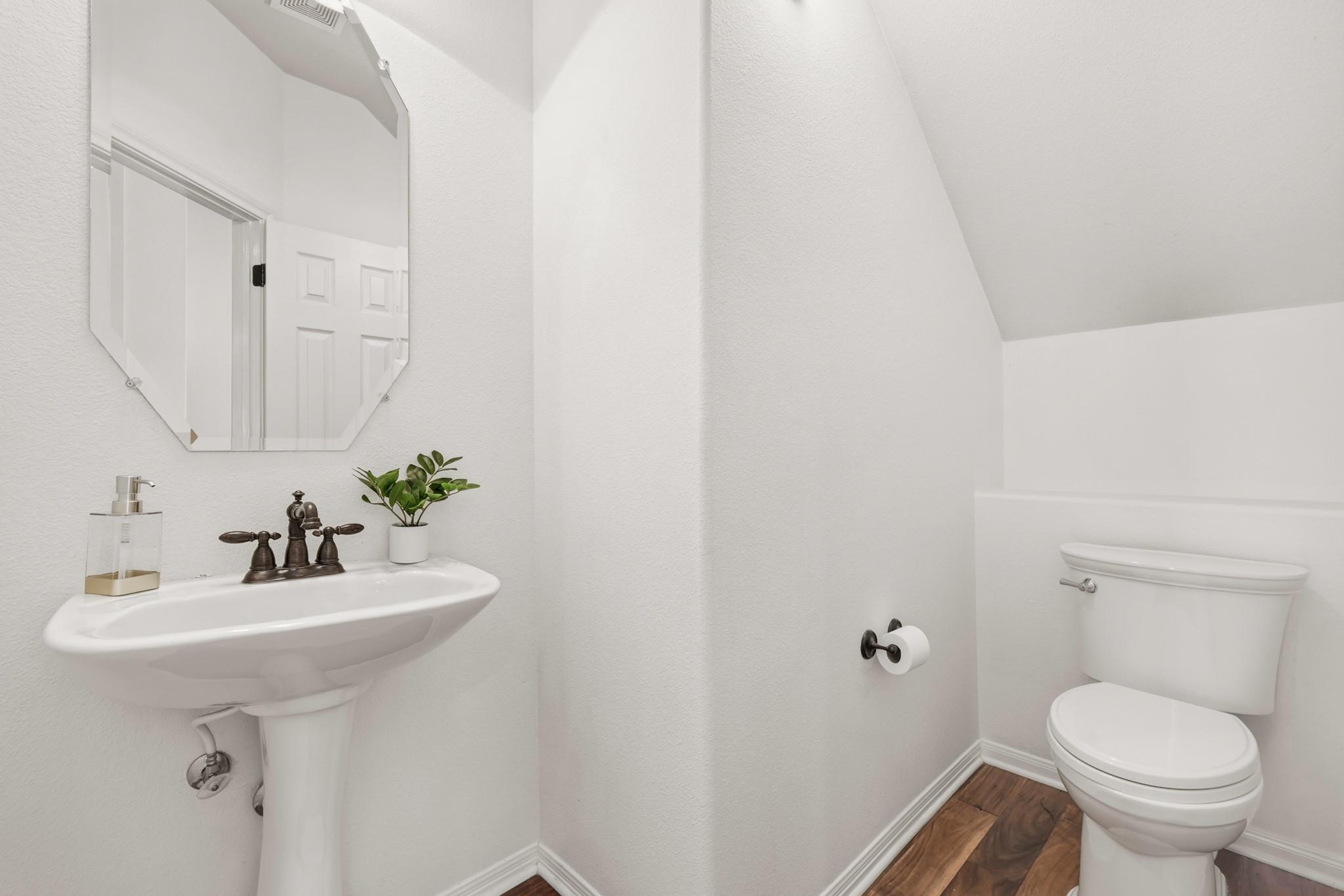 910 Vanguard St, Austin, TX 78734