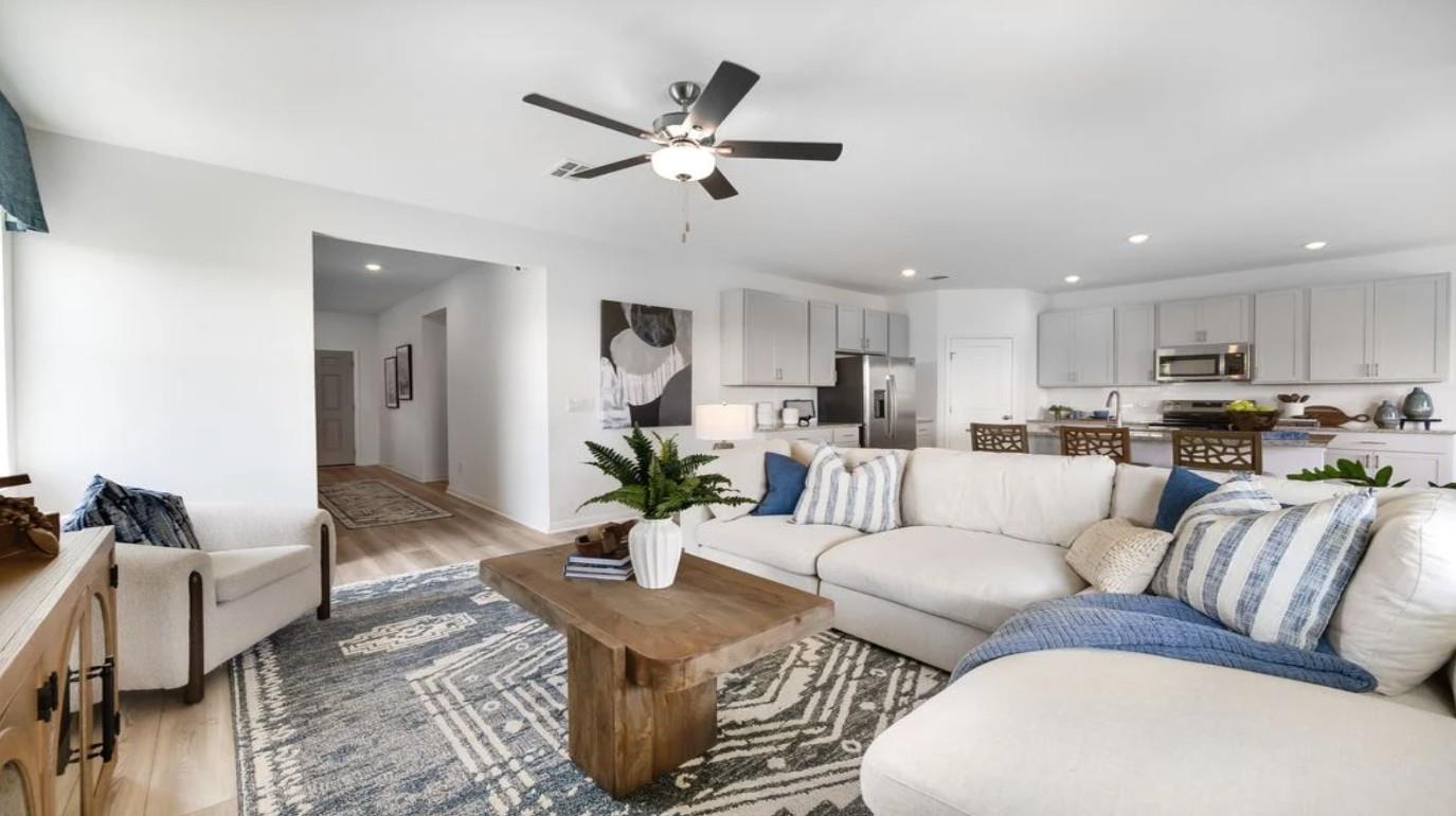 14124 Edna Maxine Walk, Del Valle, TX 78617