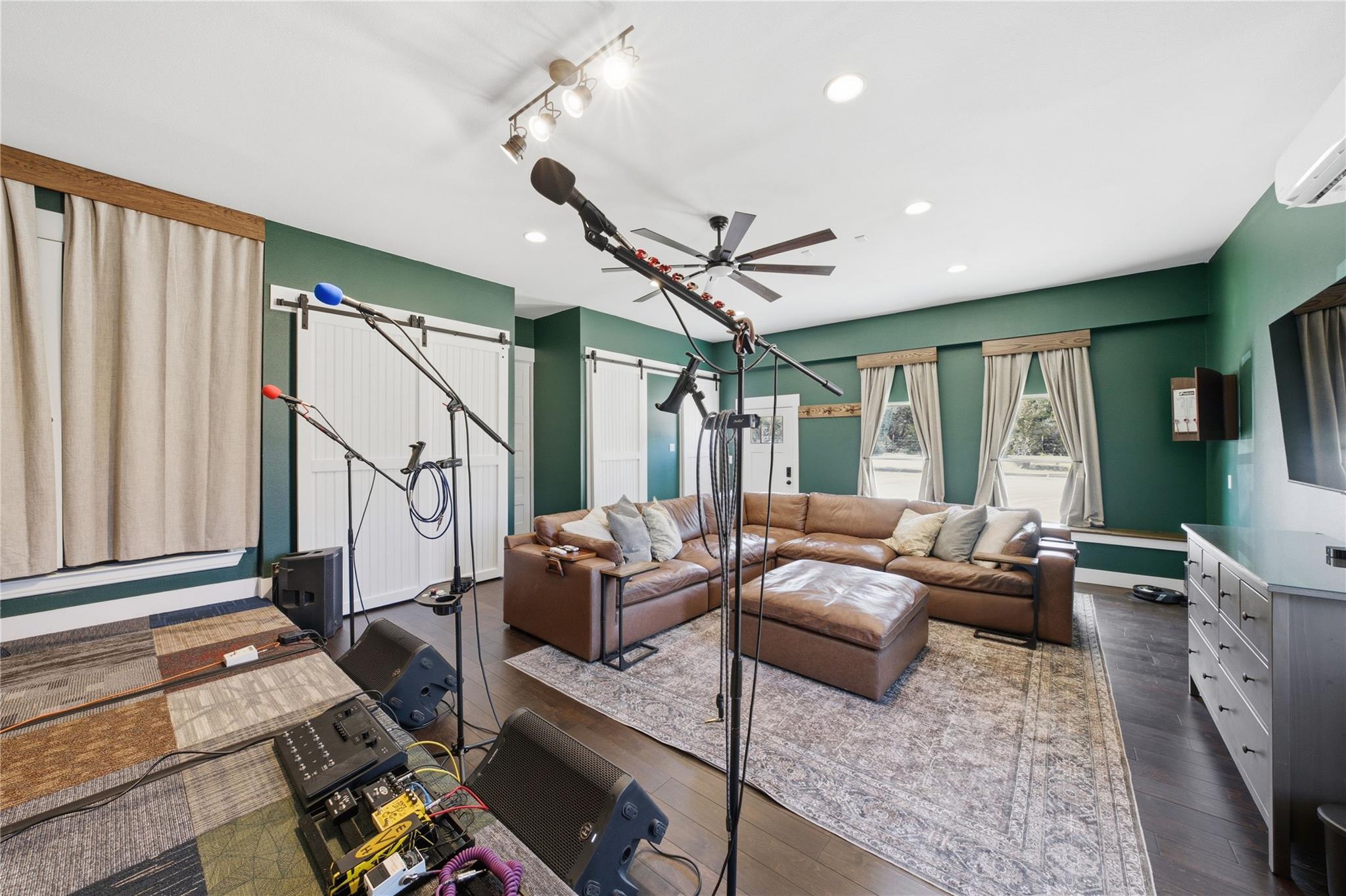 150 County Road 220, Florence, TX 76527