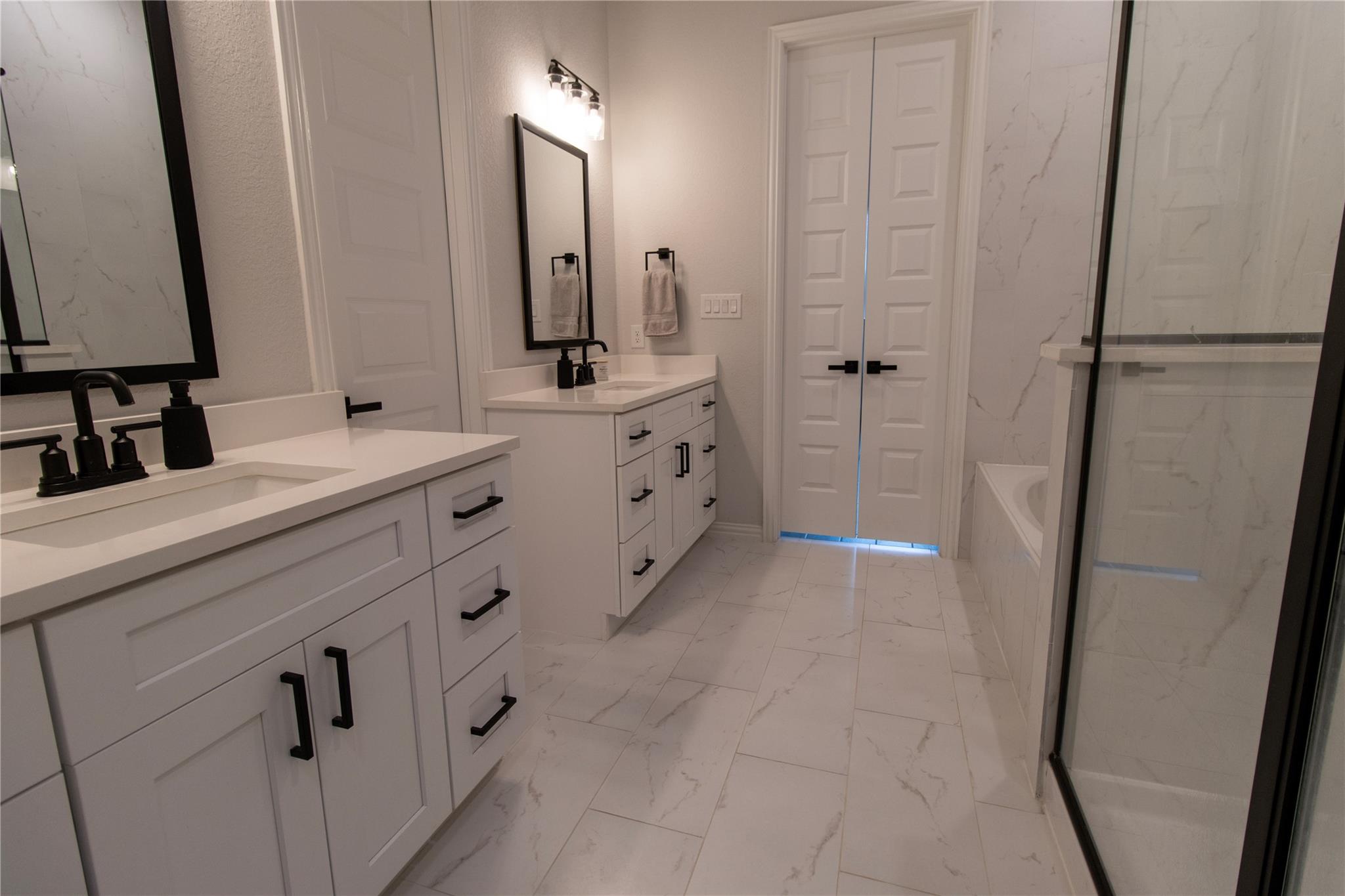 8011 Flintlock Cir, Lago Vista, TX 78645