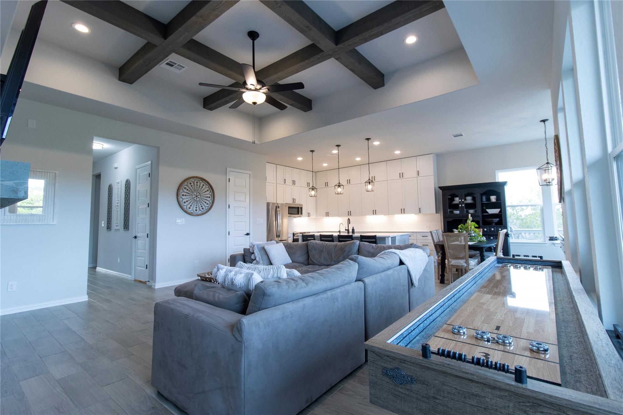 8011 Flintlock Cir, Lago Vista, TX 78645