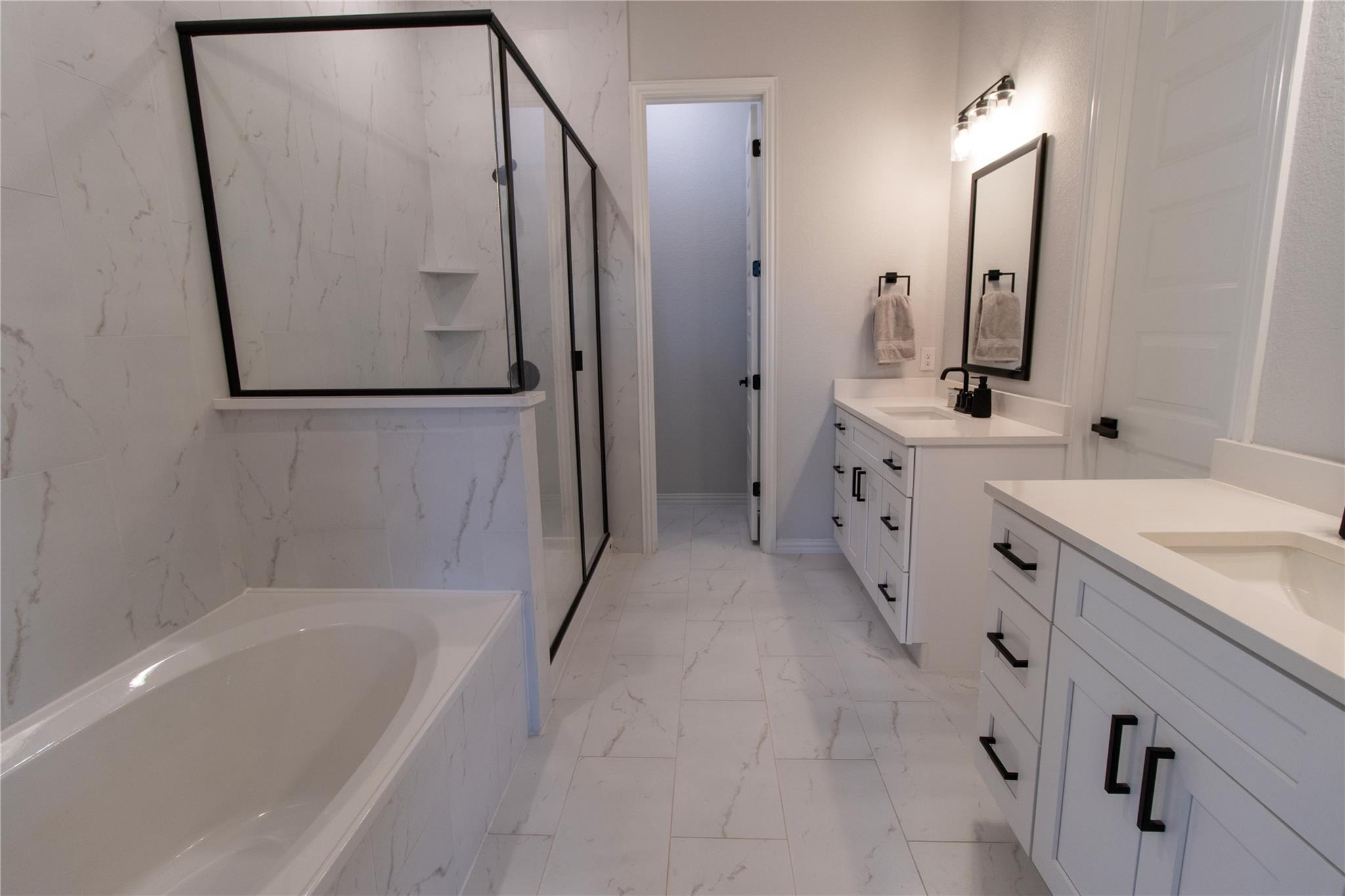 8011 Flintlock Cir, Lago Vista, TX 78645