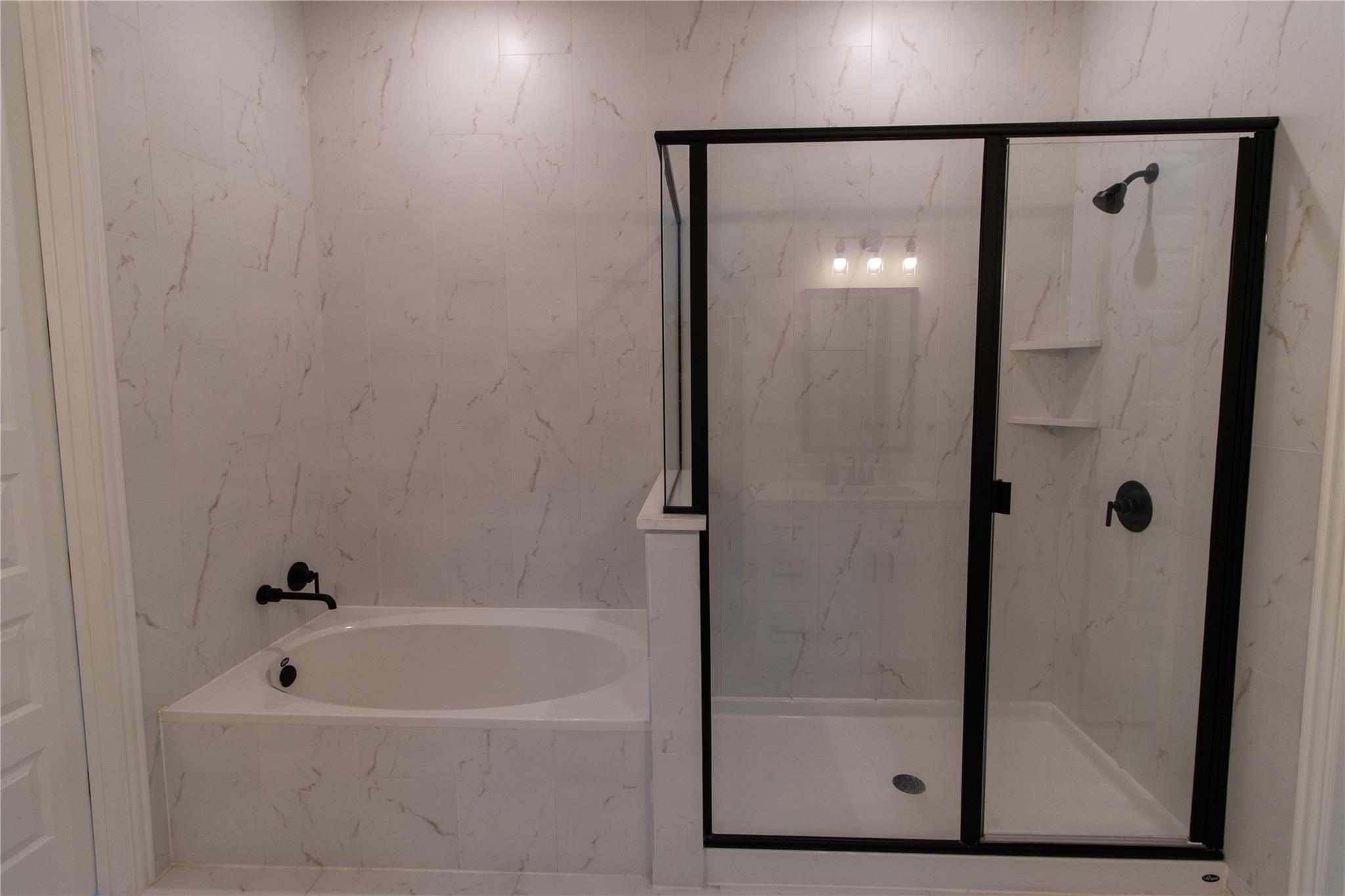 8011 Flintlock Cir, Lago Vista, TX 78645