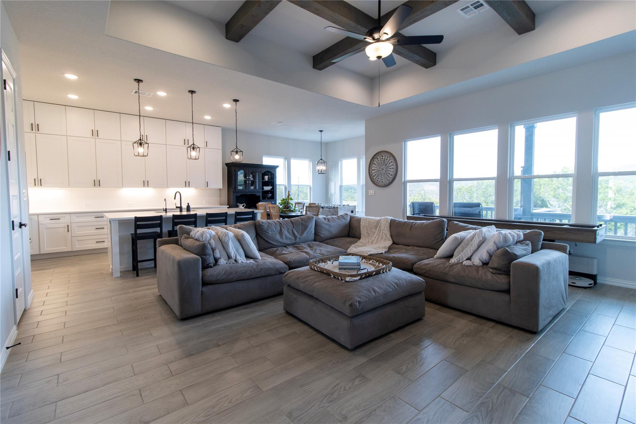 8011 Flintlock Cir, Lago Vista, TX 78645