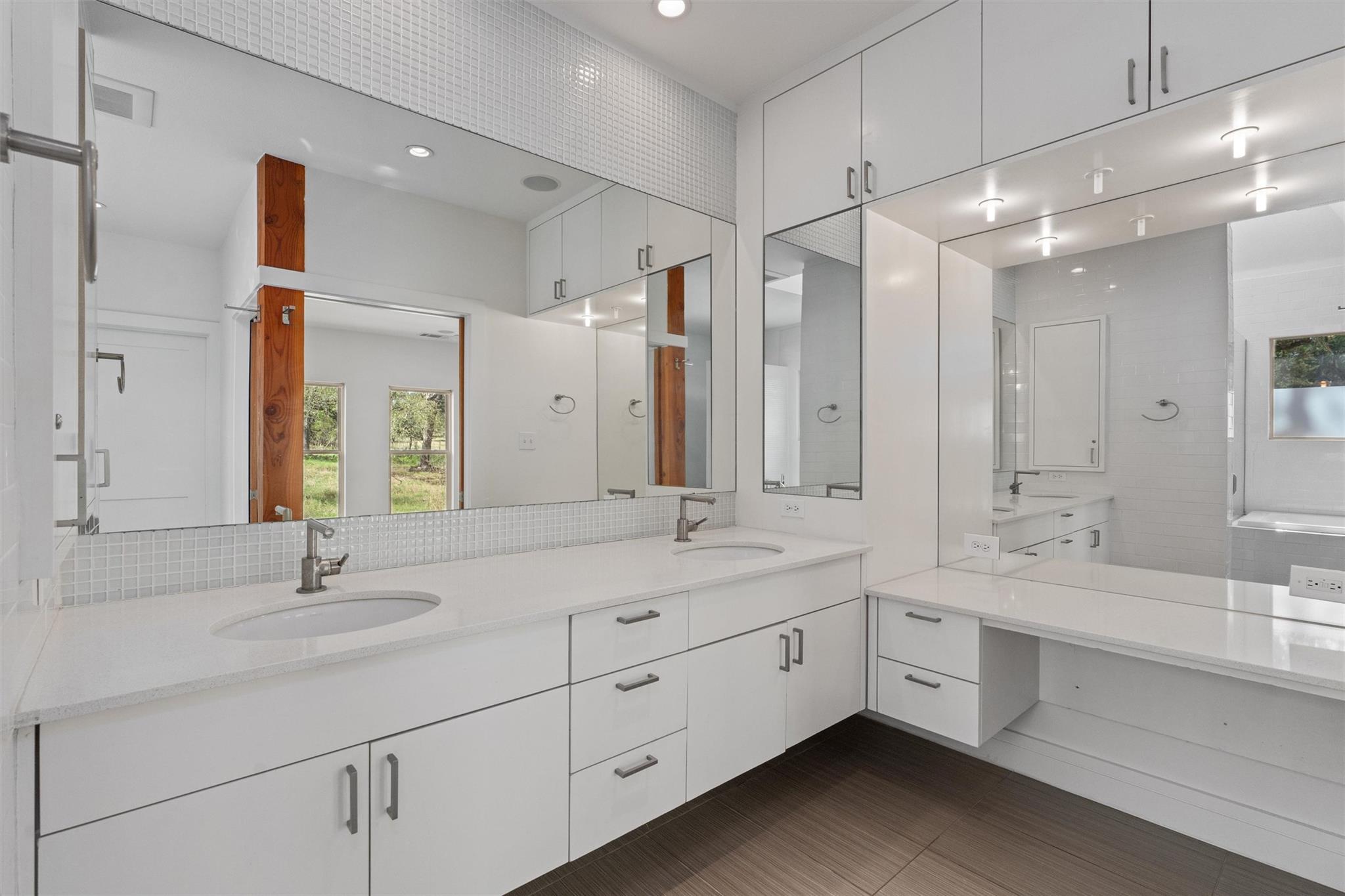 33 Long Creek Rd, Austin, TX 78737