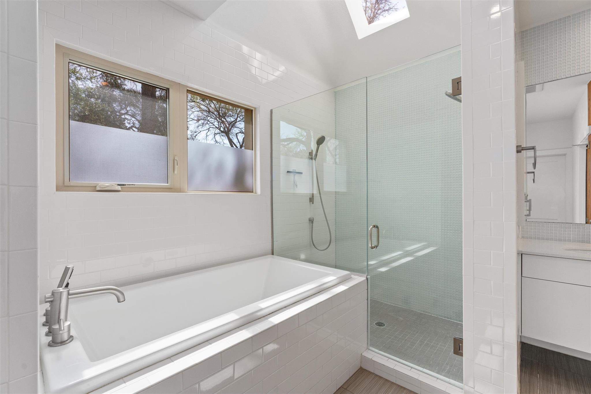 33 Long Creek Rd, Austin, TX 78737