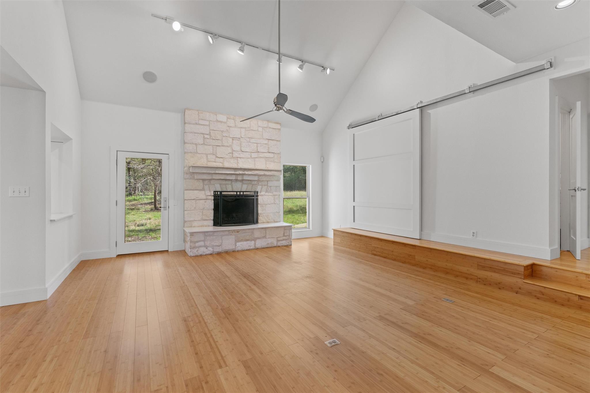 33 Long Creek Rd, Austin, TX 78737